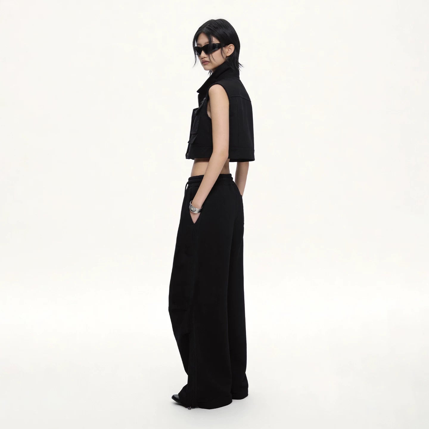 Lapargay flared wide-leg casual pants, pleated design, hides fat and slims without picking leg shape L75202803V