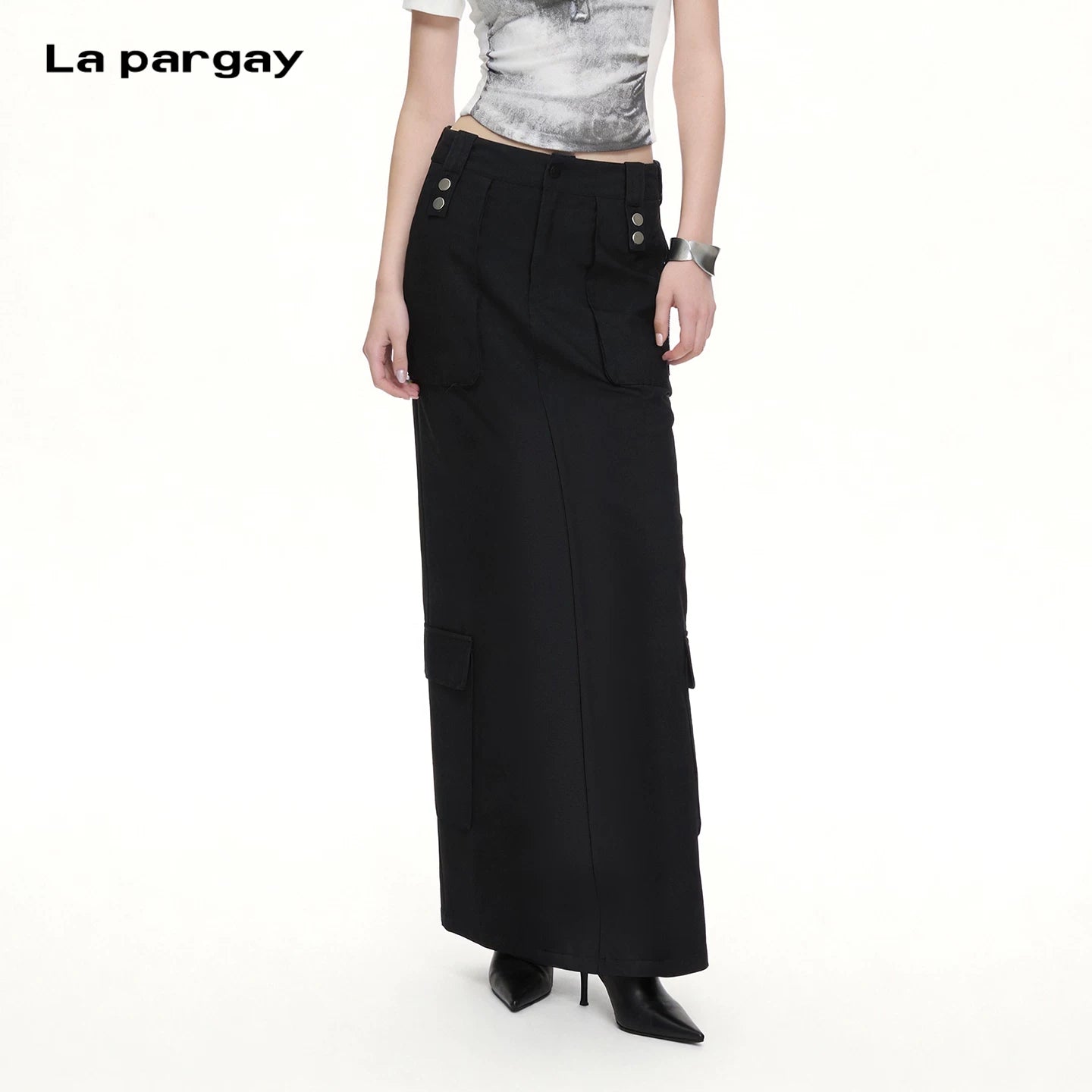 Lapargay cargo-style long skirt with metal button multiple pockets, creating effortless styling L72209115C