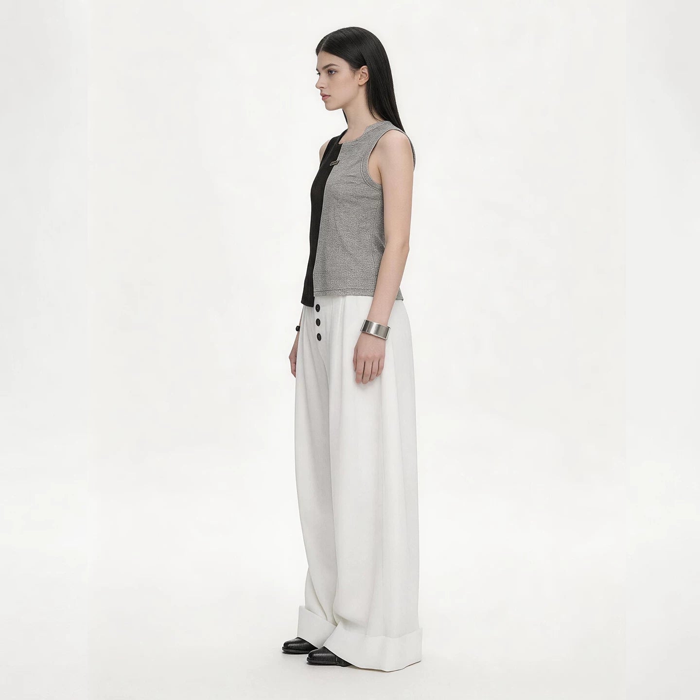 Lapargay black-gray color-block spliced asymmetrical cut metal logo sleeveless top L75200108C