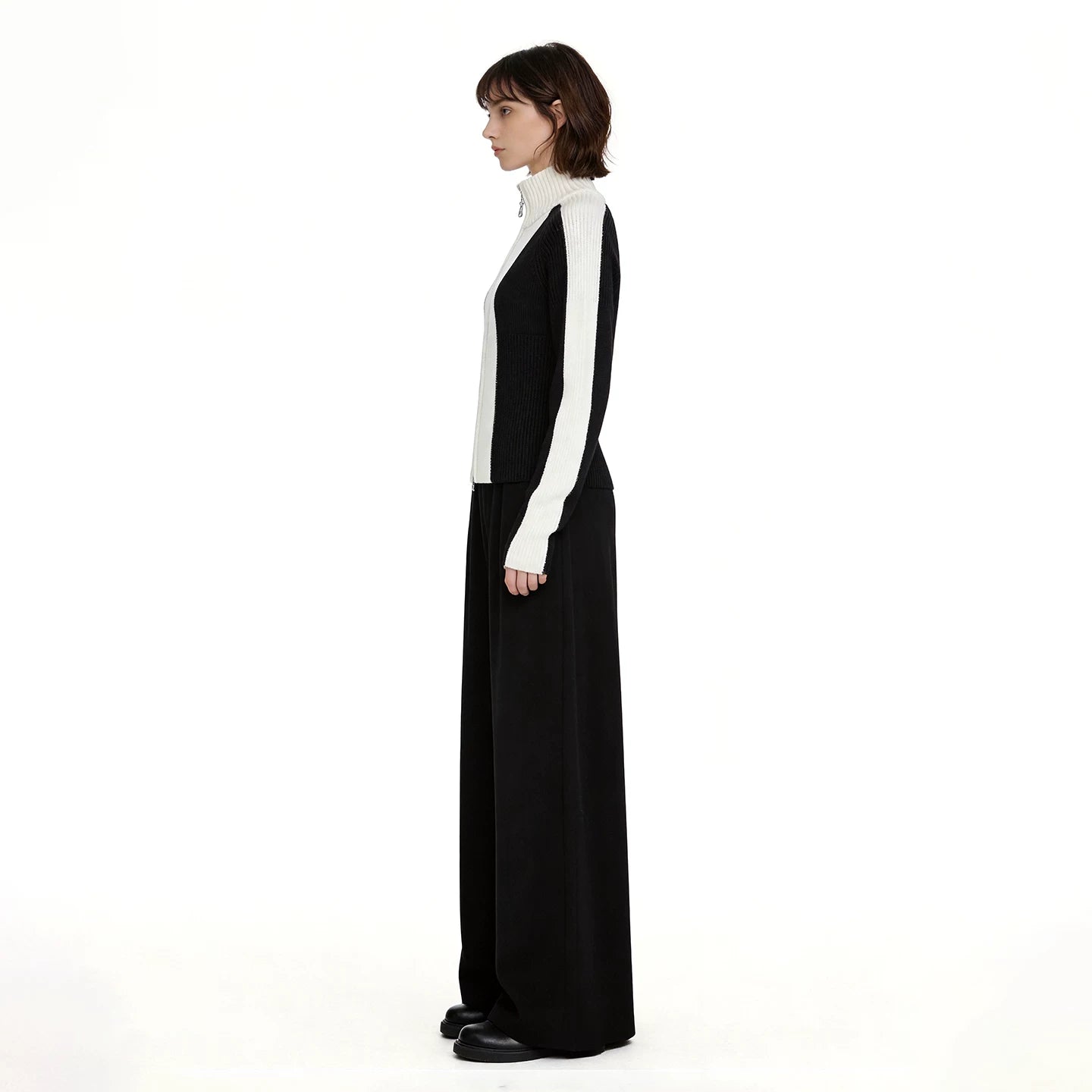 Lapargay black-white contrast stand-collar, double zipper waist, ribbed knit cardigan L75408301V