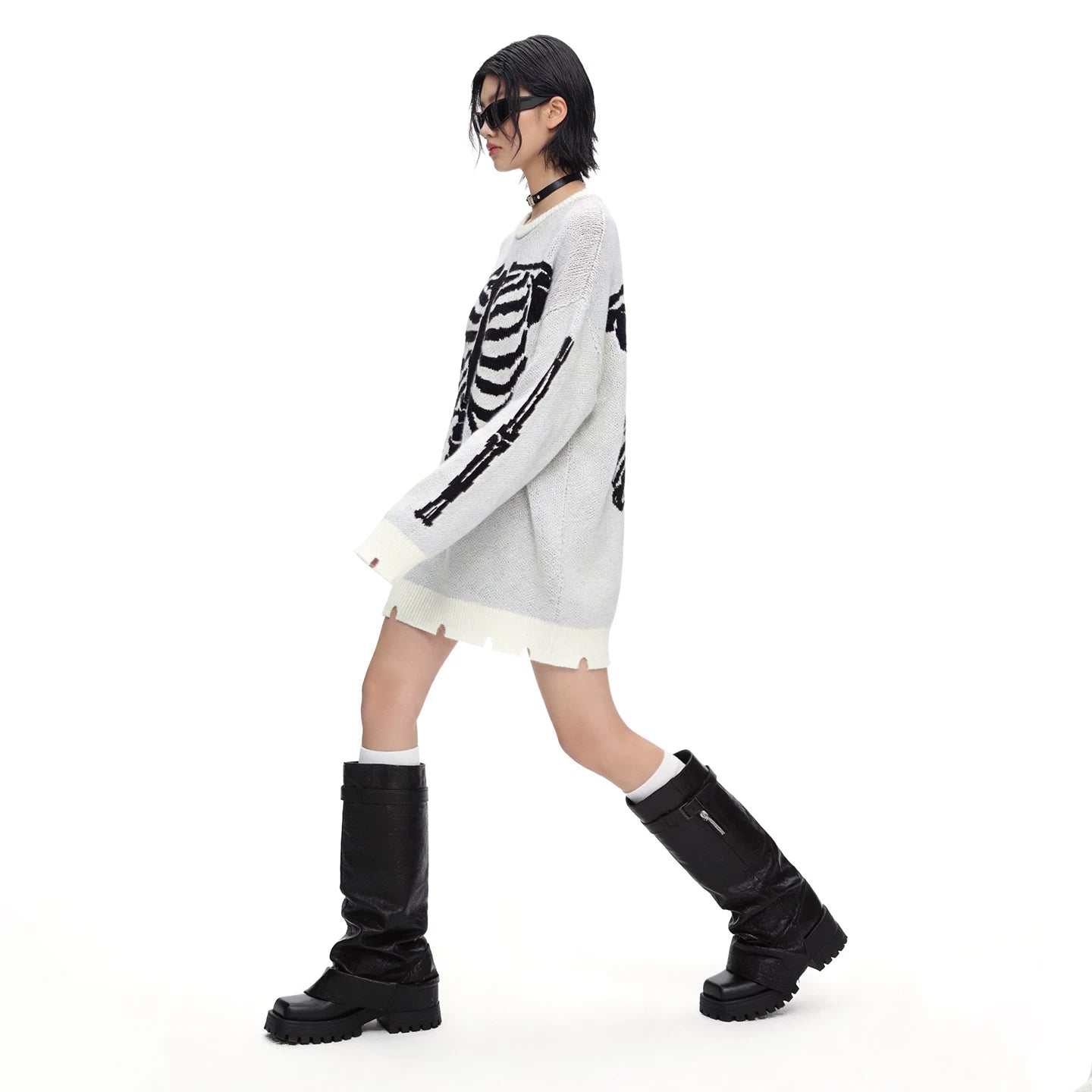 Lapargay Loose Knit Sweater Skull Jacquard Design Distressed Hem with Hole Details L72108205V