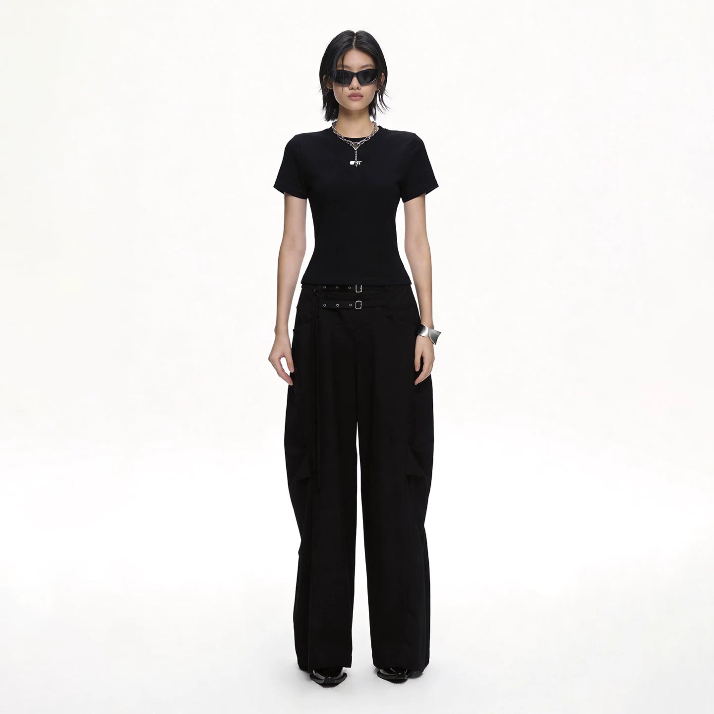 Lapargay Cropped Crewneck Tee with Shoulder Seams Waist-defining Fit Flatters All Body Types D72300201C