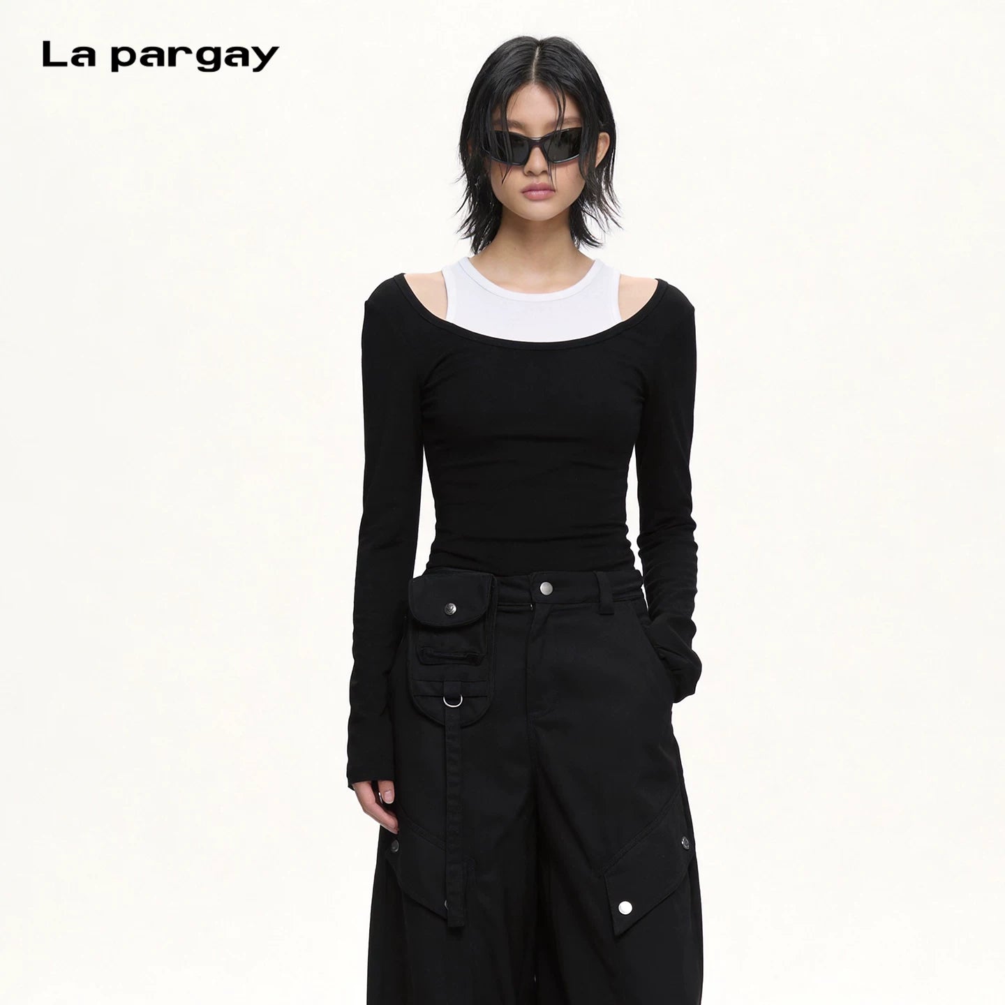 Lapargay Contrast faux two-layer long sleeve T-shirt Shoulder cutout Asymmetrical curved hem L75100303C