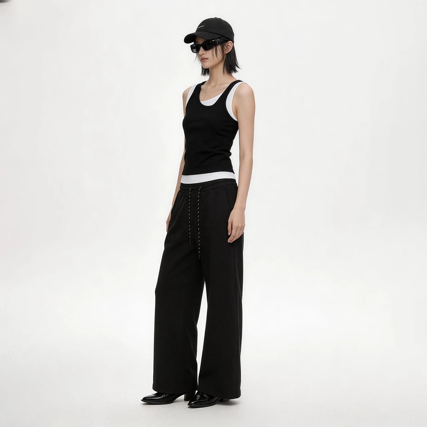 Lapargay Fake Two-Piece Sleeveless Vest Contrast Color Block Design Slimming and Figure-Flattering L75200105C