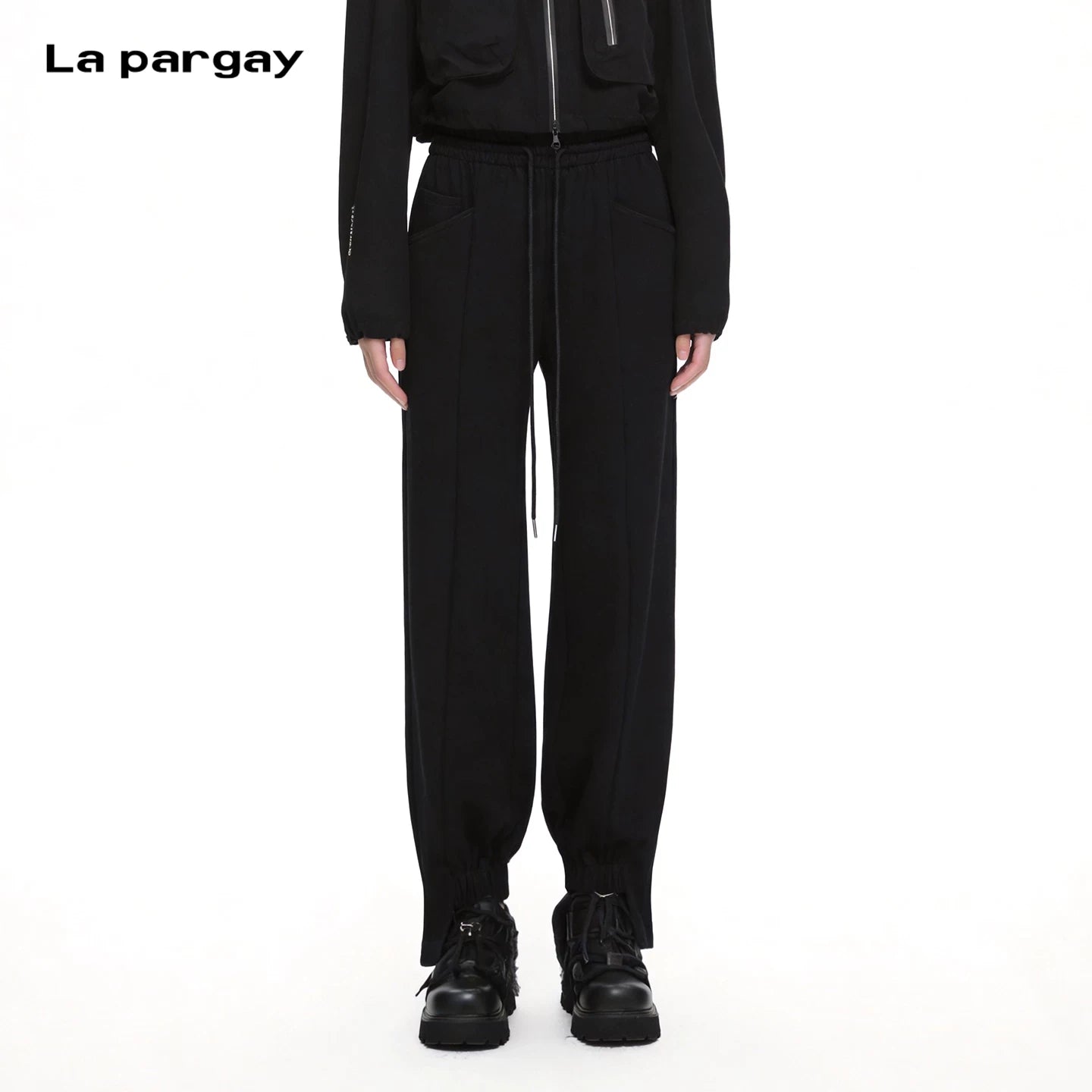 Lapargay Pleated Tapered Cargo Pants Elastic Waistband Leg-Shaping Non-Bulky L72202802S