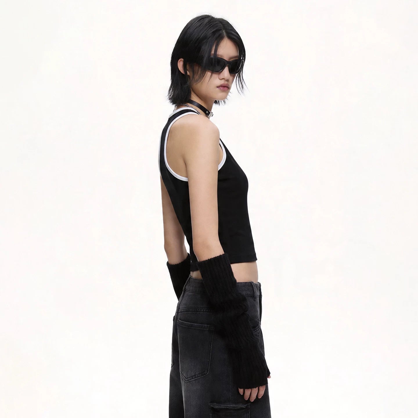 Lapargay Black and White Color-Block A-Shirt High Elasticity Skin-Friendly Great for Daily Wear and Sports L75200110C