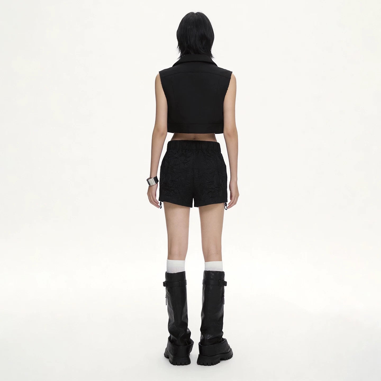 Lapargay Textured Pleated Casual Shorts Elastic Waist Design Adjustable Hem L72102203V