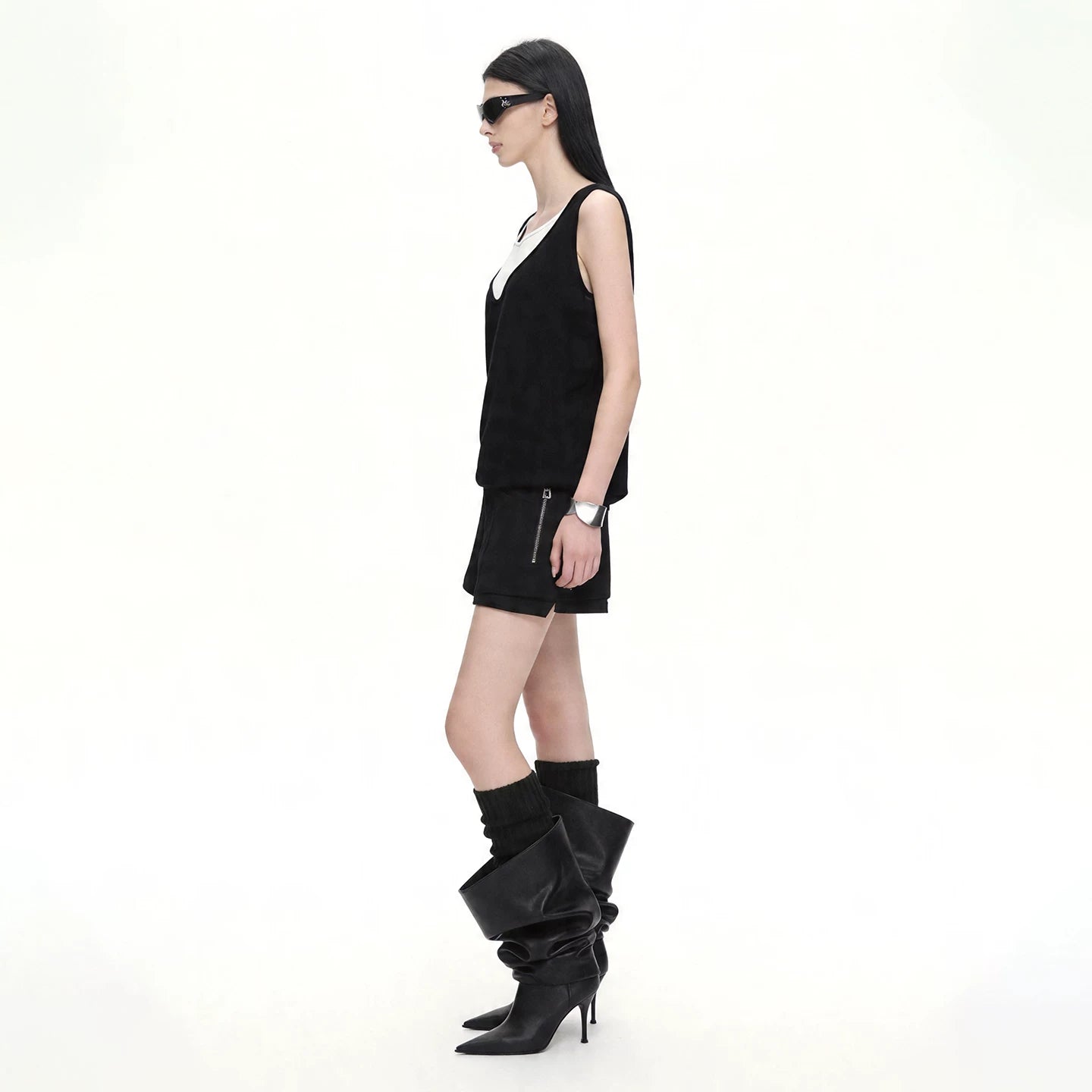 Lapargay Knit faux layered vest, contrast sleeveless design, suitable for inner wear or outerwear L75208102C