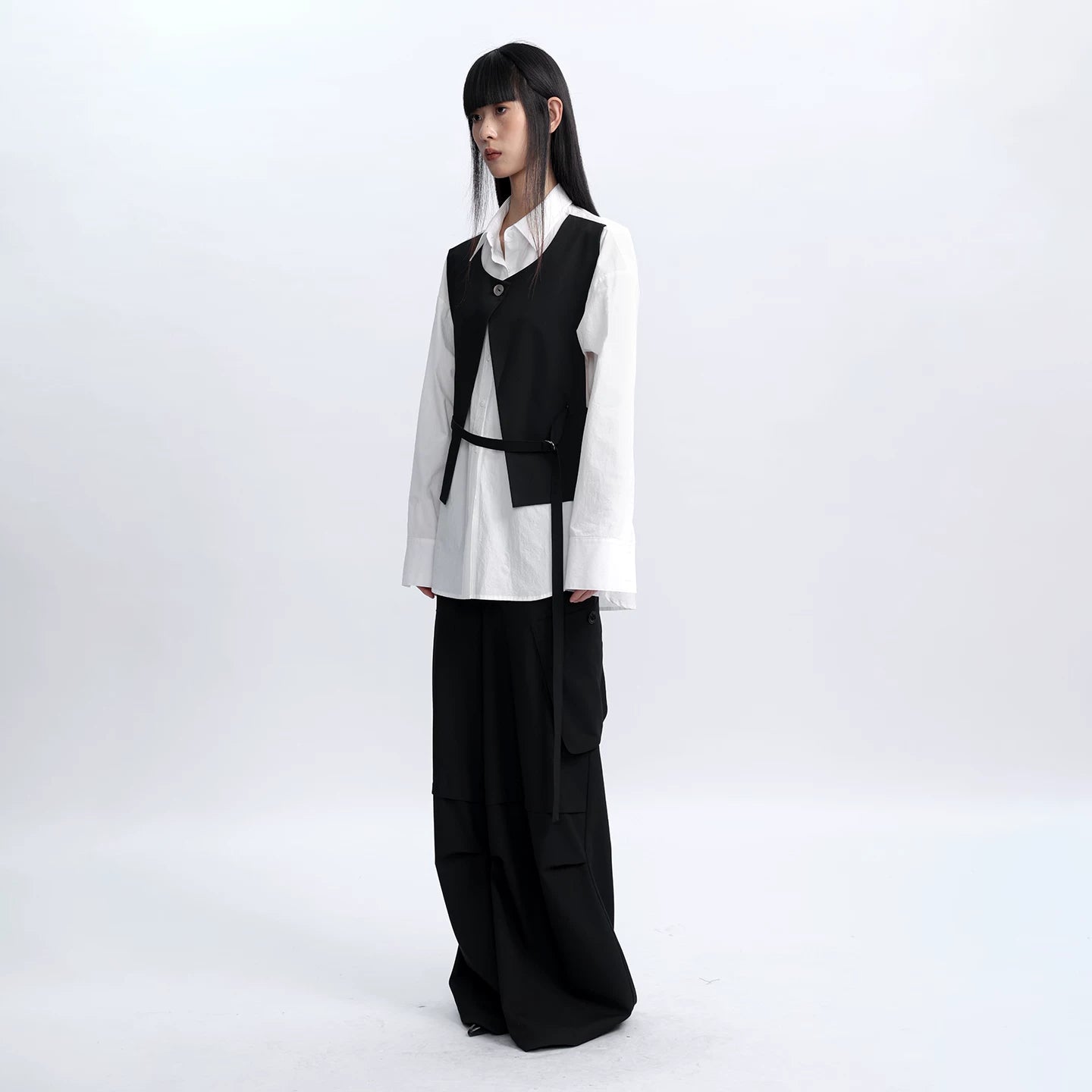 Lapargay 【Mask】Black and White Fake Two-Piece Shirt Visual Contrast L75301906C