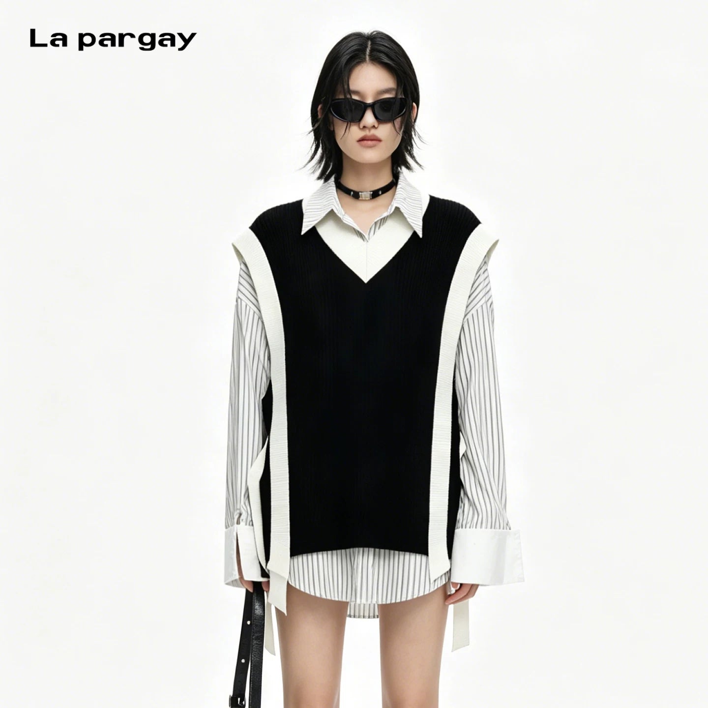Lapargay Contrast Color V-Neck Knit Vest Side Ribbon Creates Layered Look L66308188C