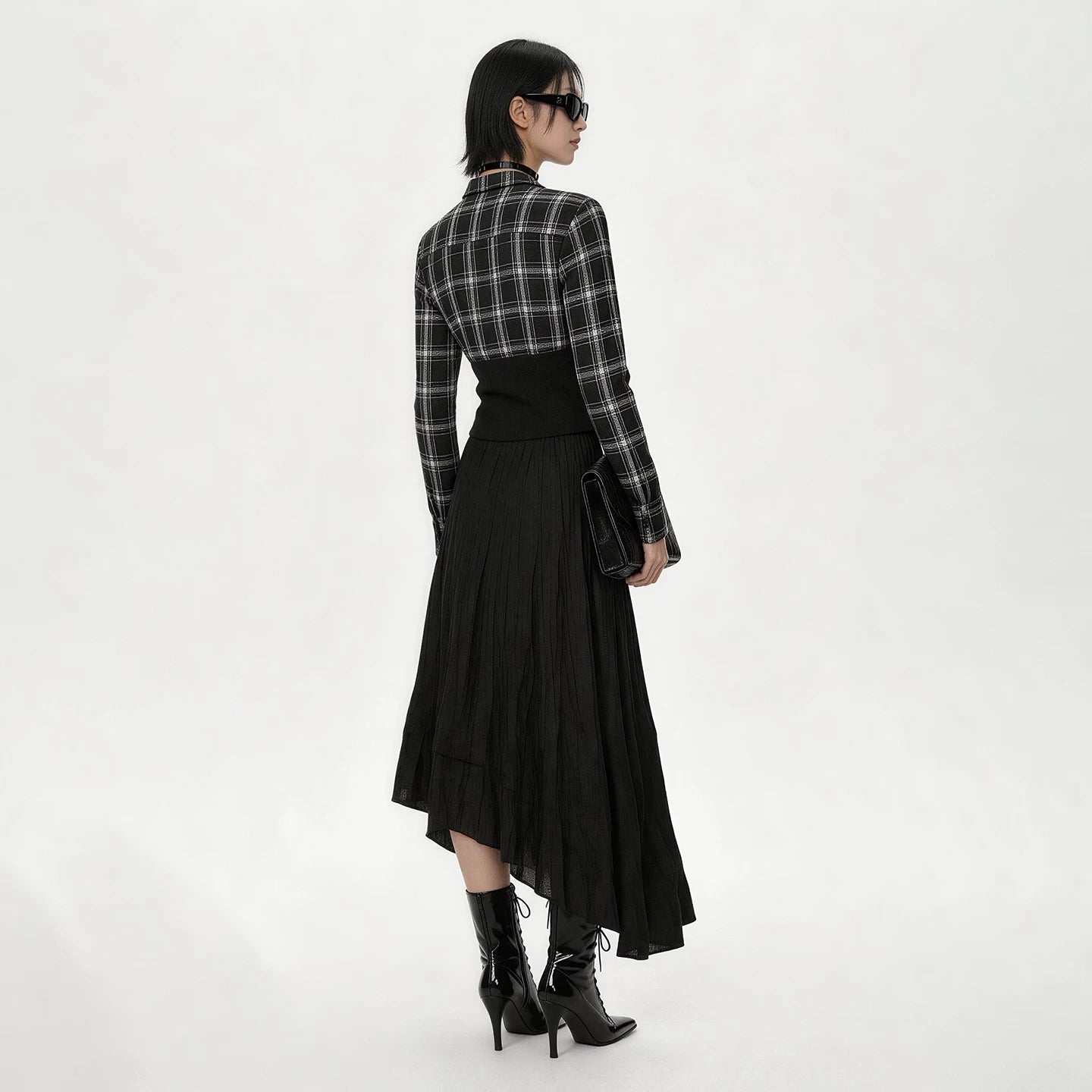 Lapargay Crinkled Texture Midi Skirt Asymmetrical Hem Vertical Letter Print L63109105S