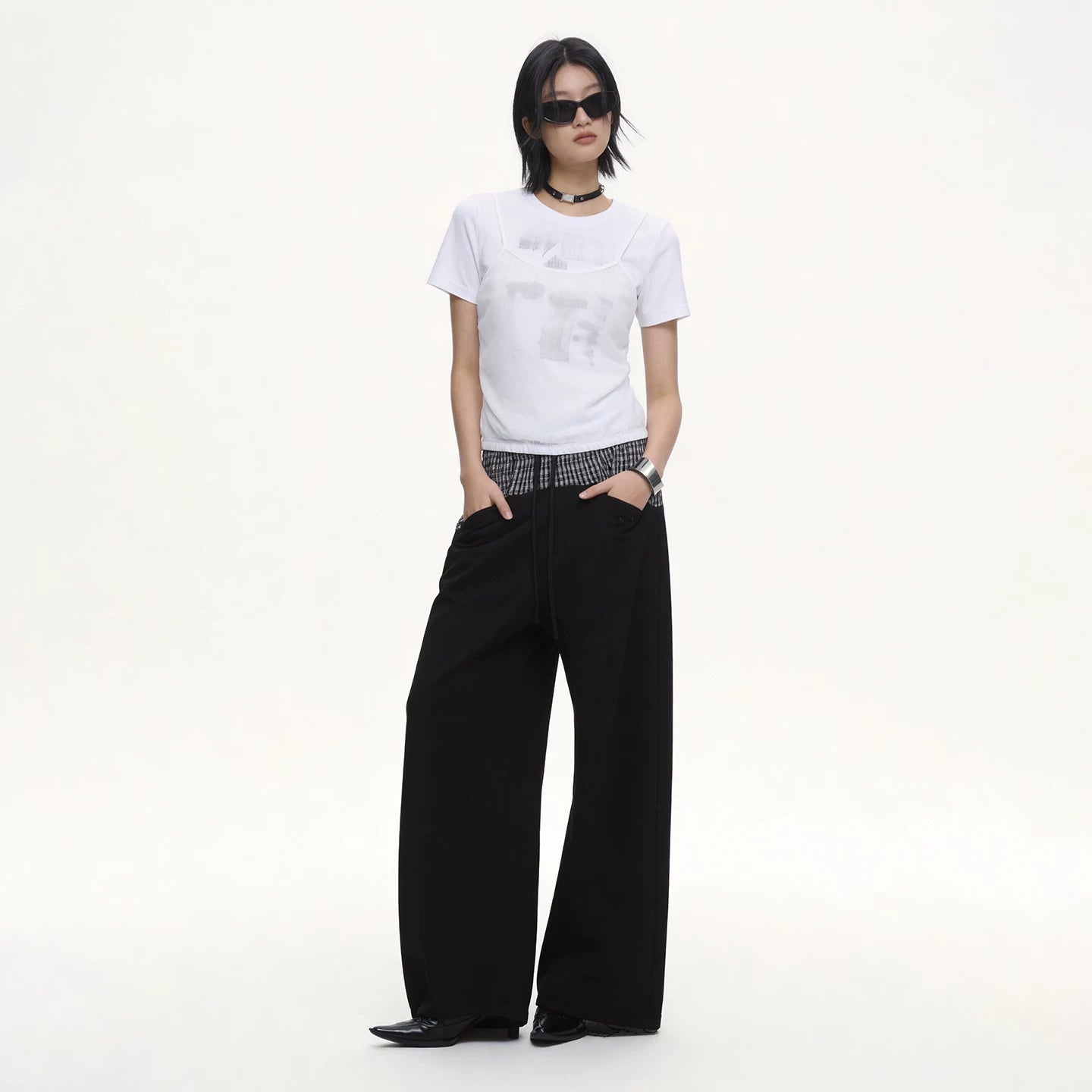 Lapargay Slim Fit Short T-Shirt Top with Sheer Mesh Splicing Fake Two-Piece Style L72300204B