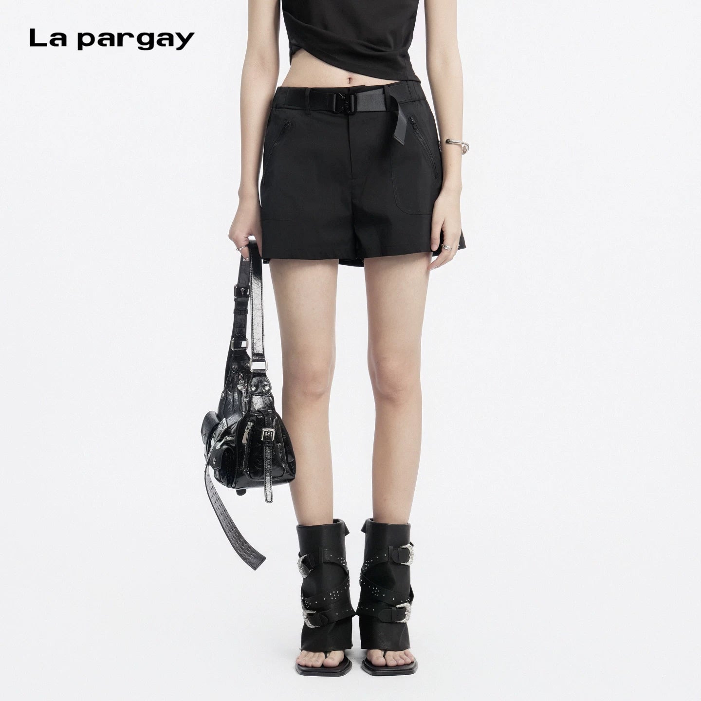 Lapargay Adjustable Belt Shorts Skirt Multi-Pocket Details Clean Cut Lengthens Legs L69102203V