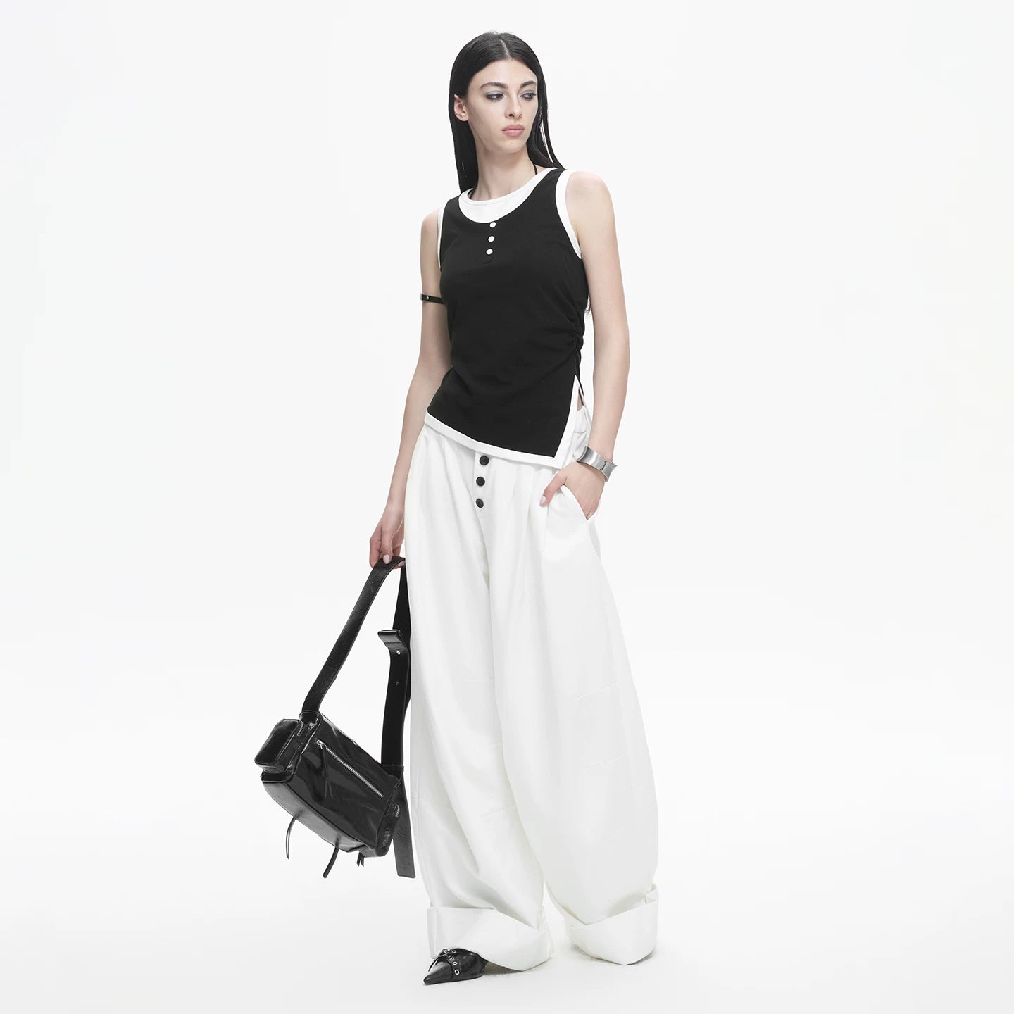 Lapargay Contrast Color Fake Two-Piece Vest High-Stretch Knit Fabric Short Fitted L78100101C