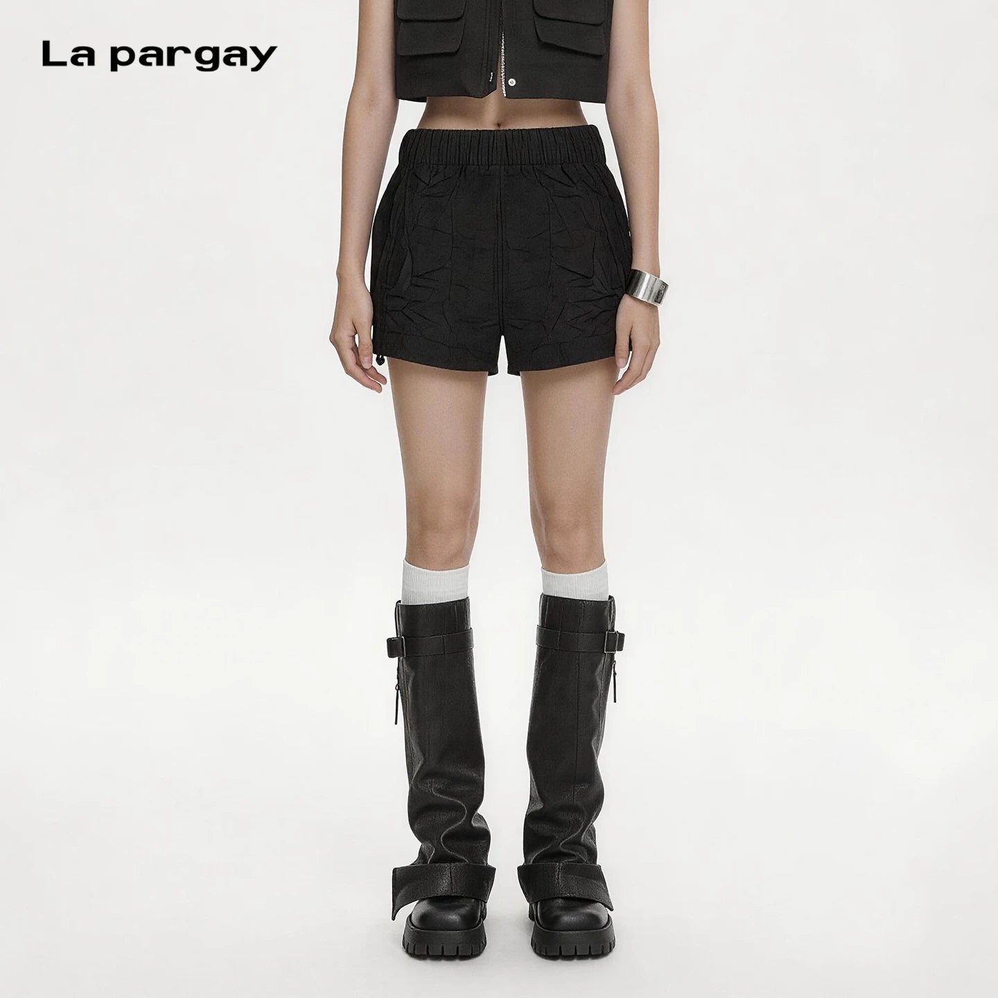 Lapargay Textured Pleated Casual Shorts Elastic Waist Design Adjustable Hem L72102203V