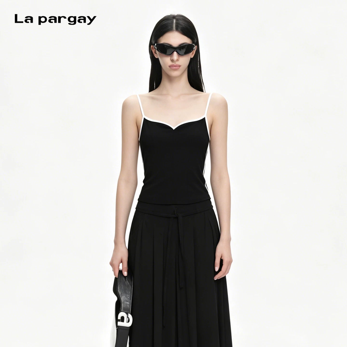 Lapargay sweetheart neckline waist-tie cami top, contrasting trim design, fits the body L72200114C