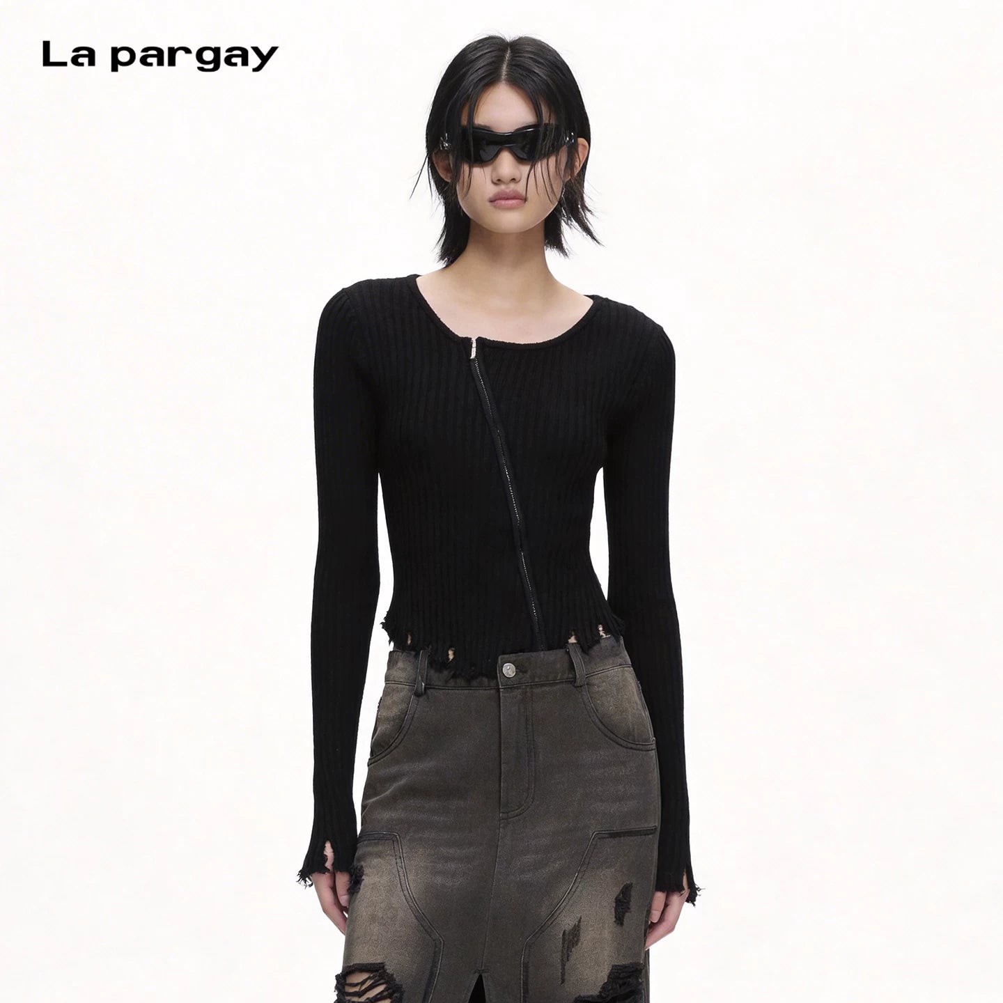 Lapargay diagonal zipper design slim fit elastic non-restrictive raw edge hem knit base layer L72108209C