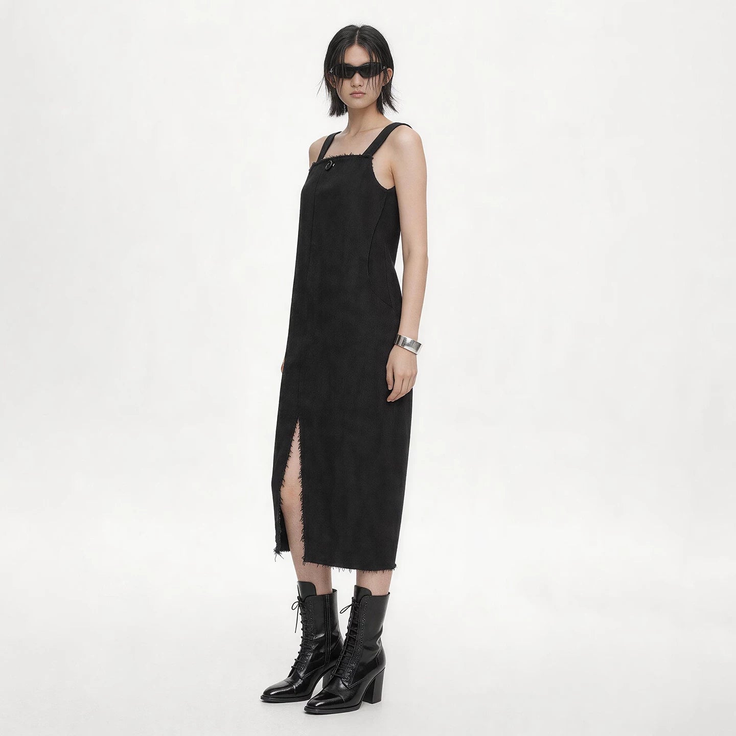 Lapargay Dark Series Suspender Dress Wide Shoulder Strap Version Casual Lazy Slit Dress L69209020C