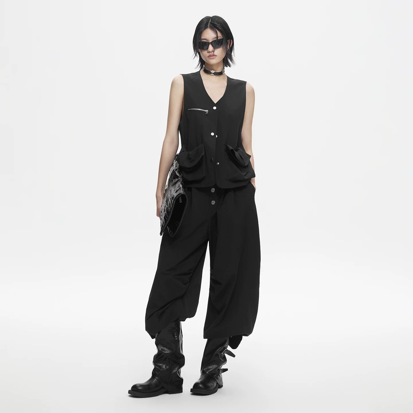 Lapargay black high-waist casual pants, button wide-leg style, pleated slim-fit trousers L78202605V