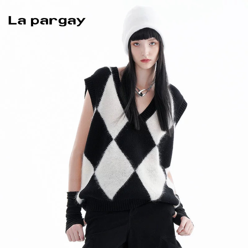 Lapargay wool sleeveless V-neck knit vest 2026 new diamond pattern design warm vest top