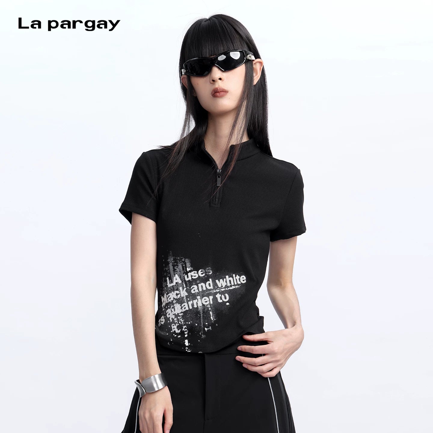 Lapargay Letter-Print Short-Sleeve T-Shirt Cropped Fitted Top Half-Zipper Design L75300204V