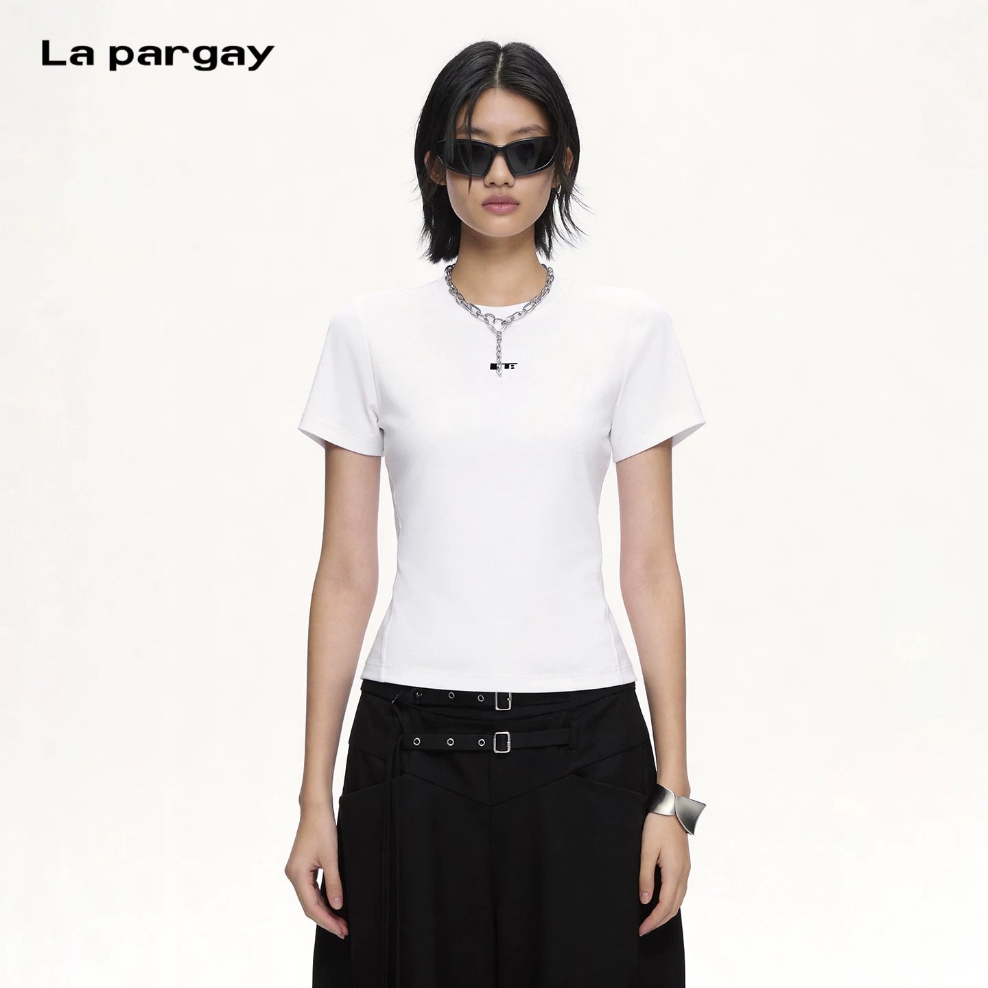 Lapargay Cropped Crewneck Tee with Shoulder Seams Waist-defining Fit Flatters All Body Types D72300201C