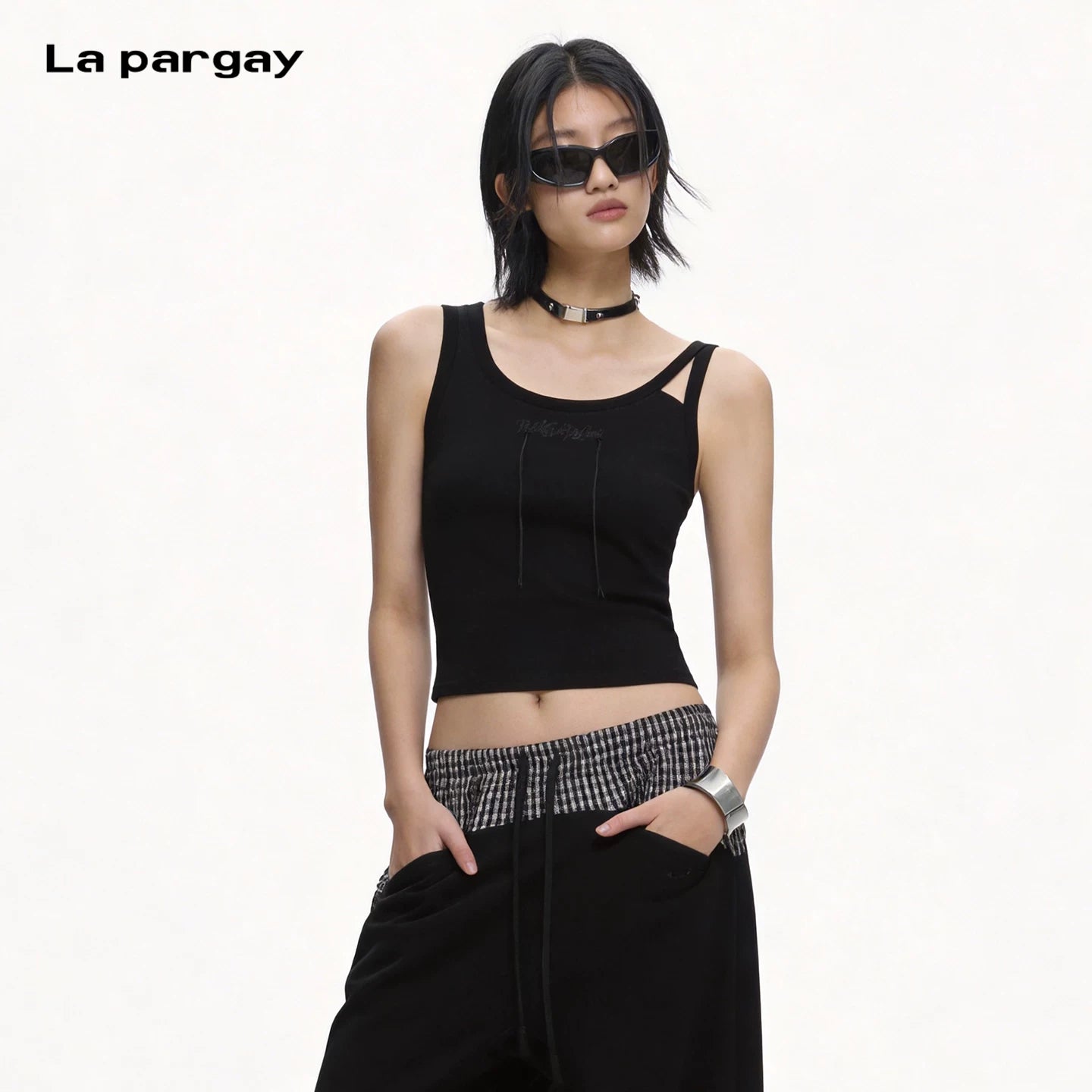 Lapargay trendy sleeveless vest with irregular straps, cropped and waist-revealing for flattering proportions L72300101B