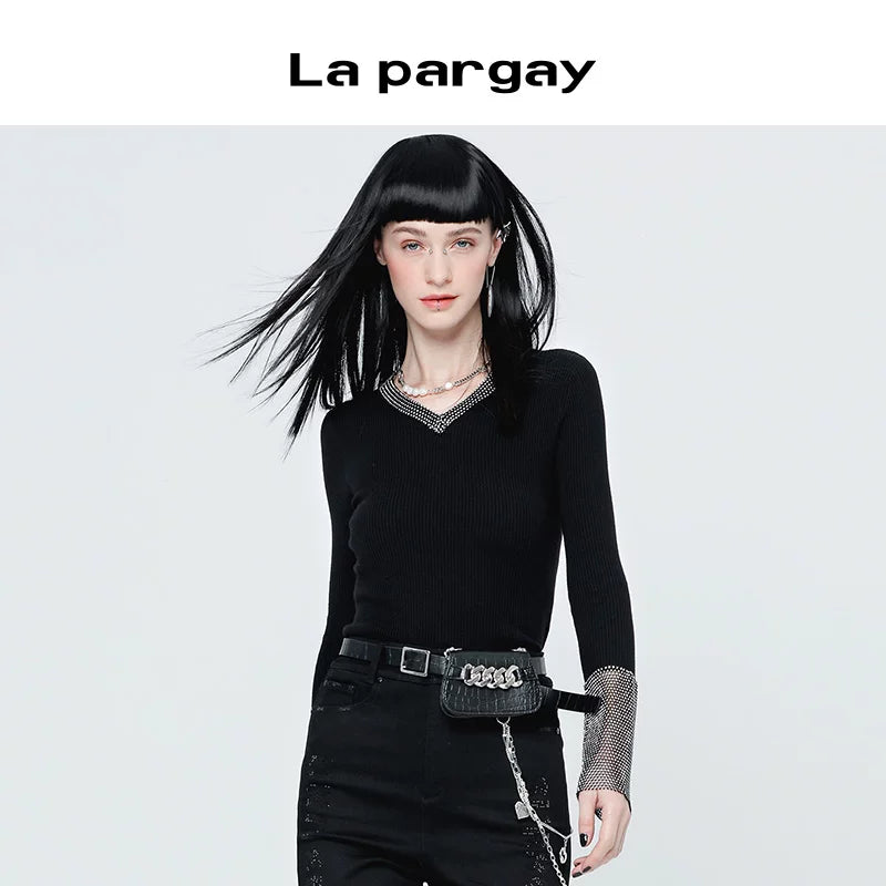 Lapargay 2026 spring new niche v-neck knitwear fashionable chic black long-sleeve slim-fit base top