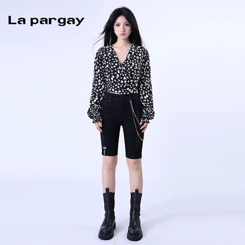 Lapargay 2026 niche mid-waist tight denim five-point shorts black stretchy slimming women's pants