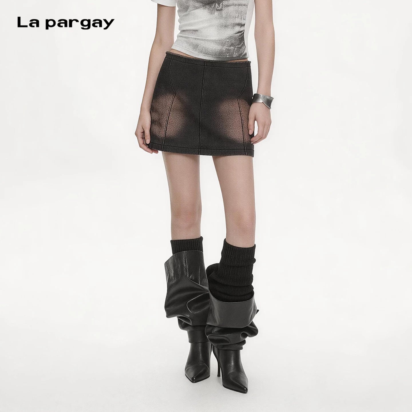 Lapargay Vintage Washed Denim Skirt Low Waist Design for a Chic Style Cool and Trendy Fit L72109205V