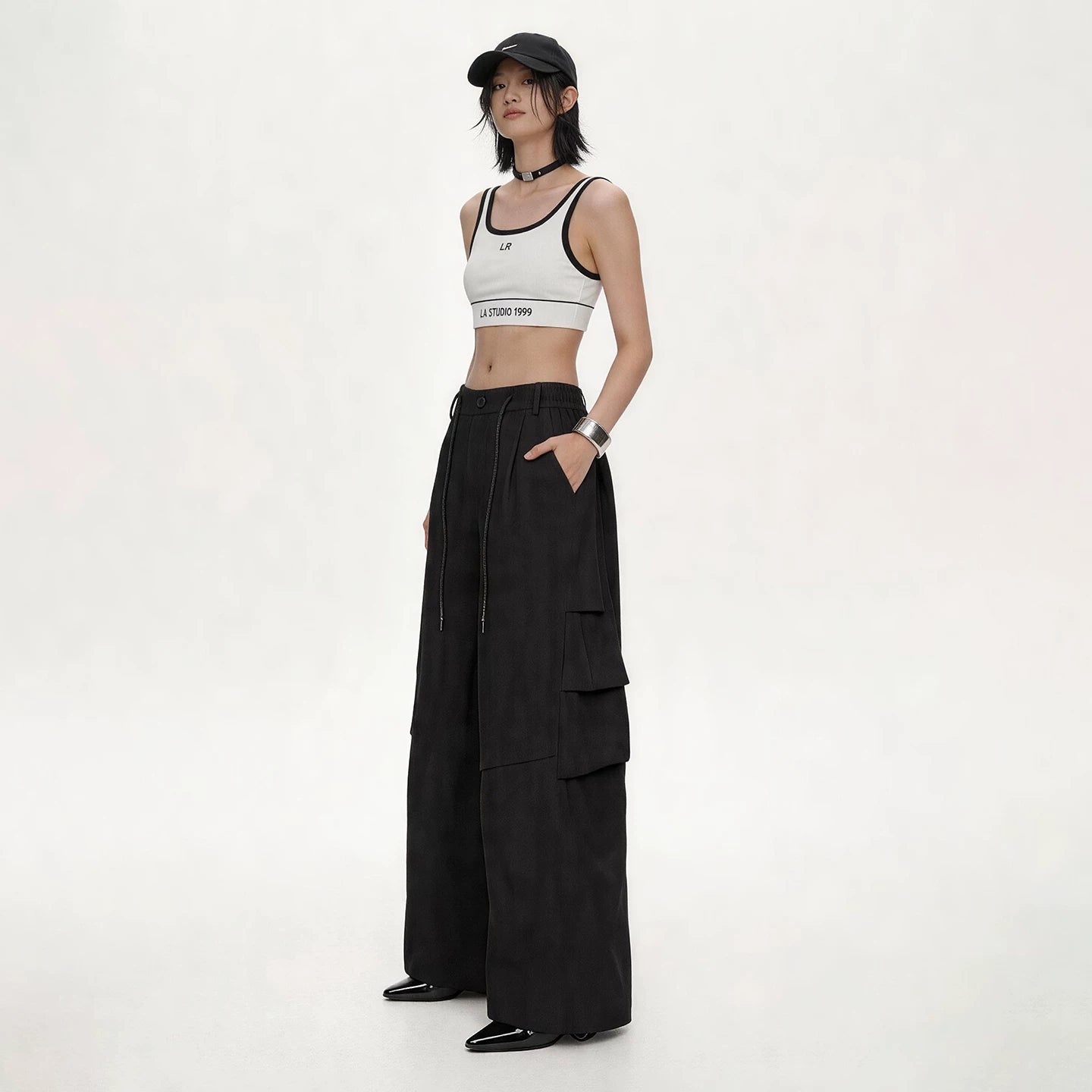 Lapargay Double Drawstring Waistband Fit and Non-Binding Three-Dimensional Cargo Pants Adjustable Cuffs L75202606V