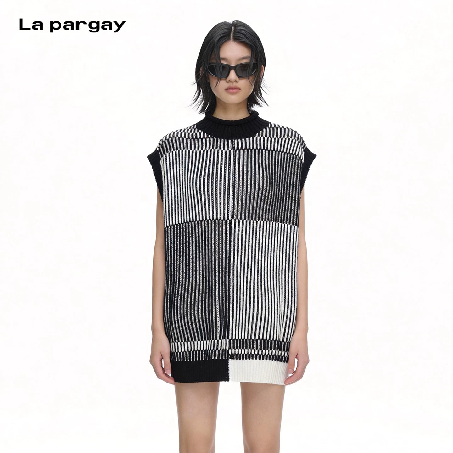 Lapargay Contrast vertical stripe knit vest Mock neck sleeveless Versatile layering piece L66308275C