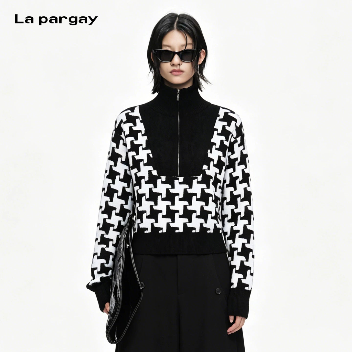 Lapargay Houndstooth patchwork knitwear Half-zip high collar Waist-cinching short pullover L75108208C