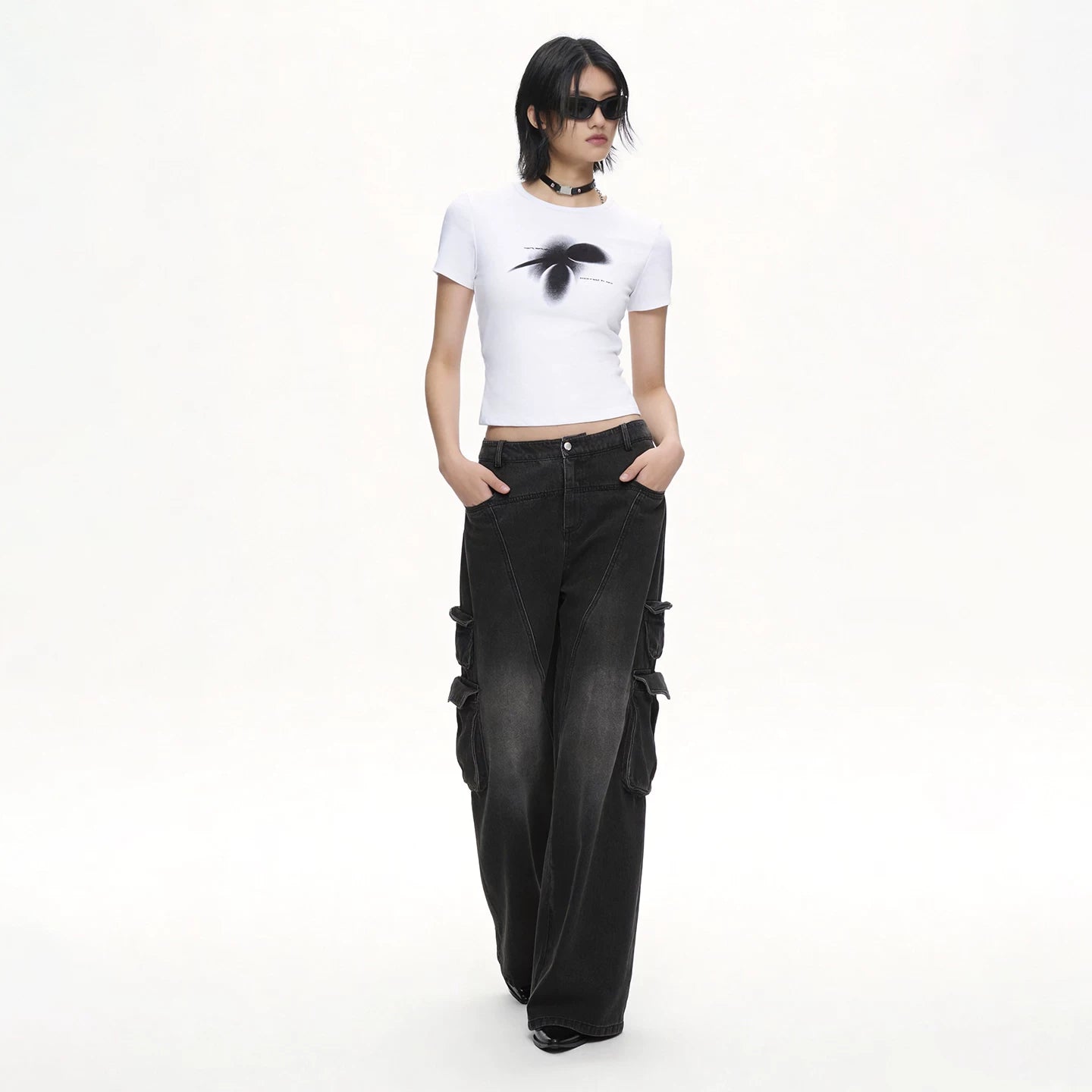 Lapargay Short Waist-cinching T-Shirt Ink Wash Print Accent Fits Body Without Squeezing L72200223C