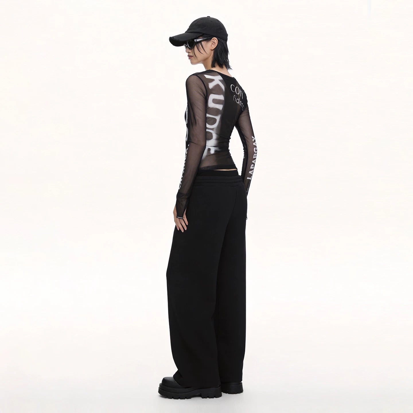 Lapargay Cool mesh long sleeve T-shirt Contrast lettering Slightly sheer slim fit silhouette L63100305S