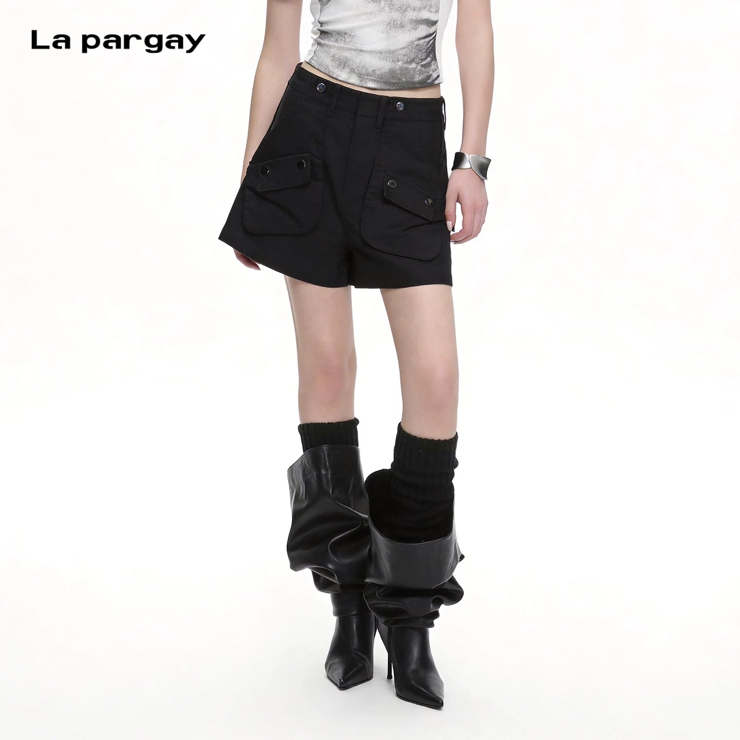 Lapargay Cool Cargo Casual Shorts Symmetrical Pockets Neat Pant Design L69102209C