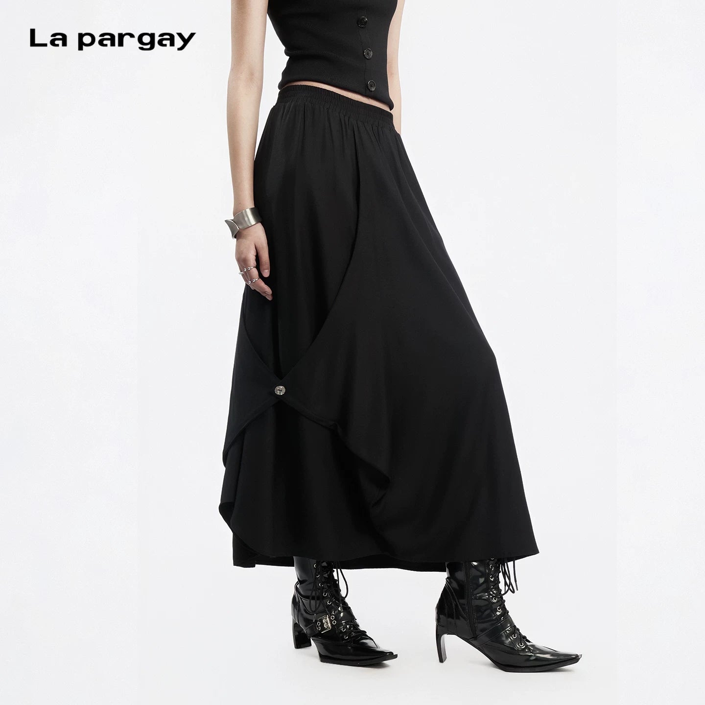 Lapargay Irregular Half Skirt Elastic Waist Non-tightening Metal Button Decoration Adds Layers L78209106V
