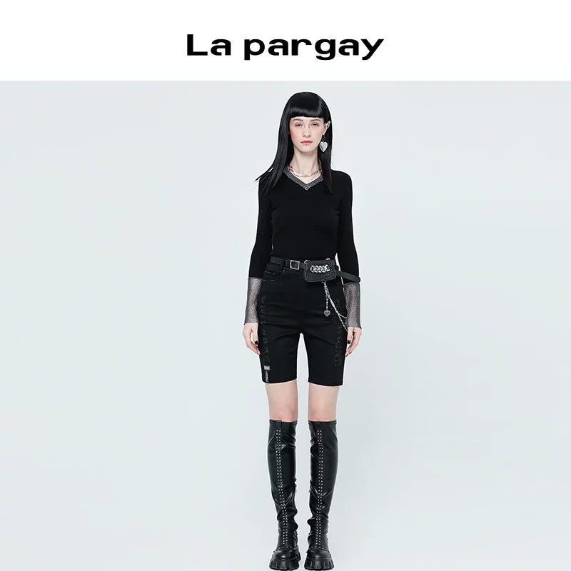 Lapargay 2026 spring new niche v-neck knitwear fashionable chic black long-sleeve slim-fit base top