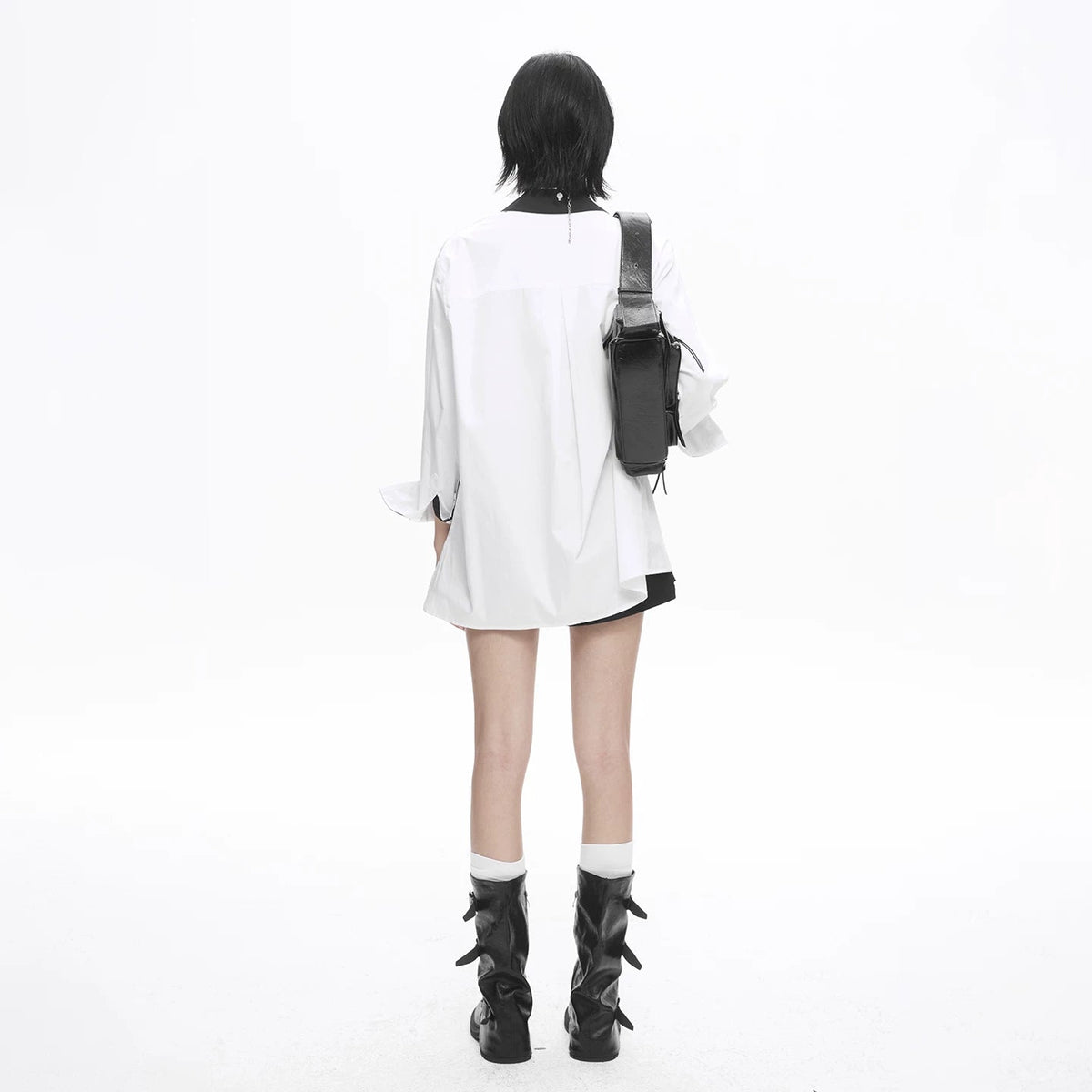 Lapargay Black and White Color-Block Spread Collar Shirt, Loose Mid-Length, Simple Single Pocket L78101012C - Lapargay