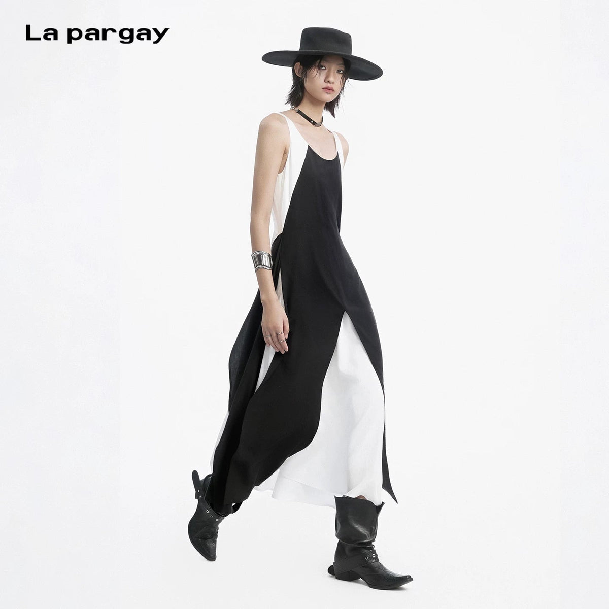 Lapargay Black and White Contrast Camisole Long Dress Slit Layered Design Waist-Defined Slimming L78209004C - Lapargay