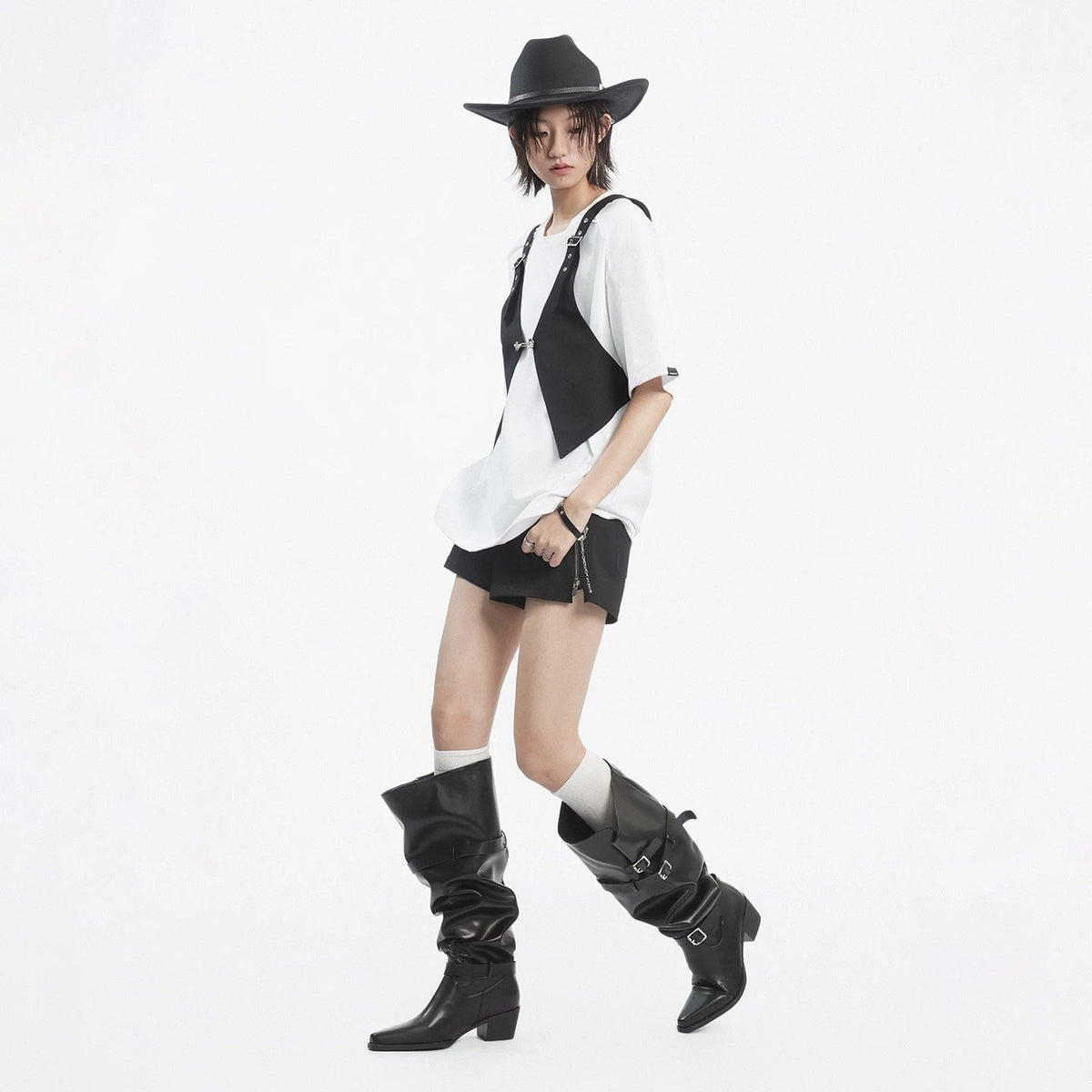 Lapargay Black Outer Vest, Adjustable Metal Buckles, Creates Layered Outfits L78201408V - Lapargay
