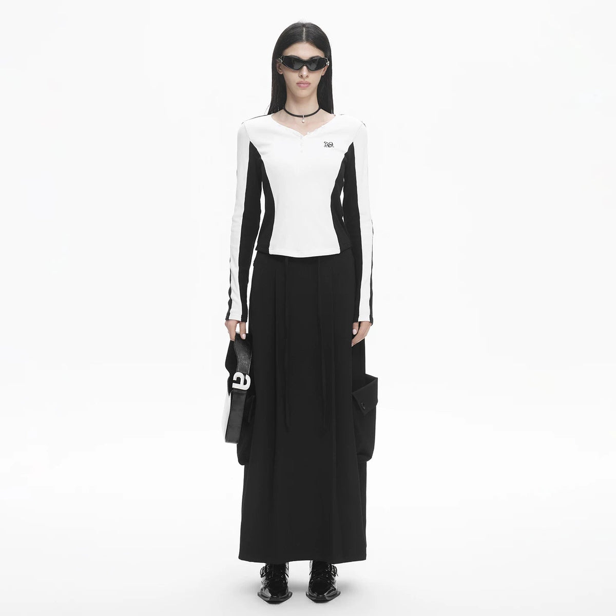 Lapargay Black-White Contrast Color Block Top Minimalist Aesthetic V-Neck Half Button Design L78300307V - Lapargay
