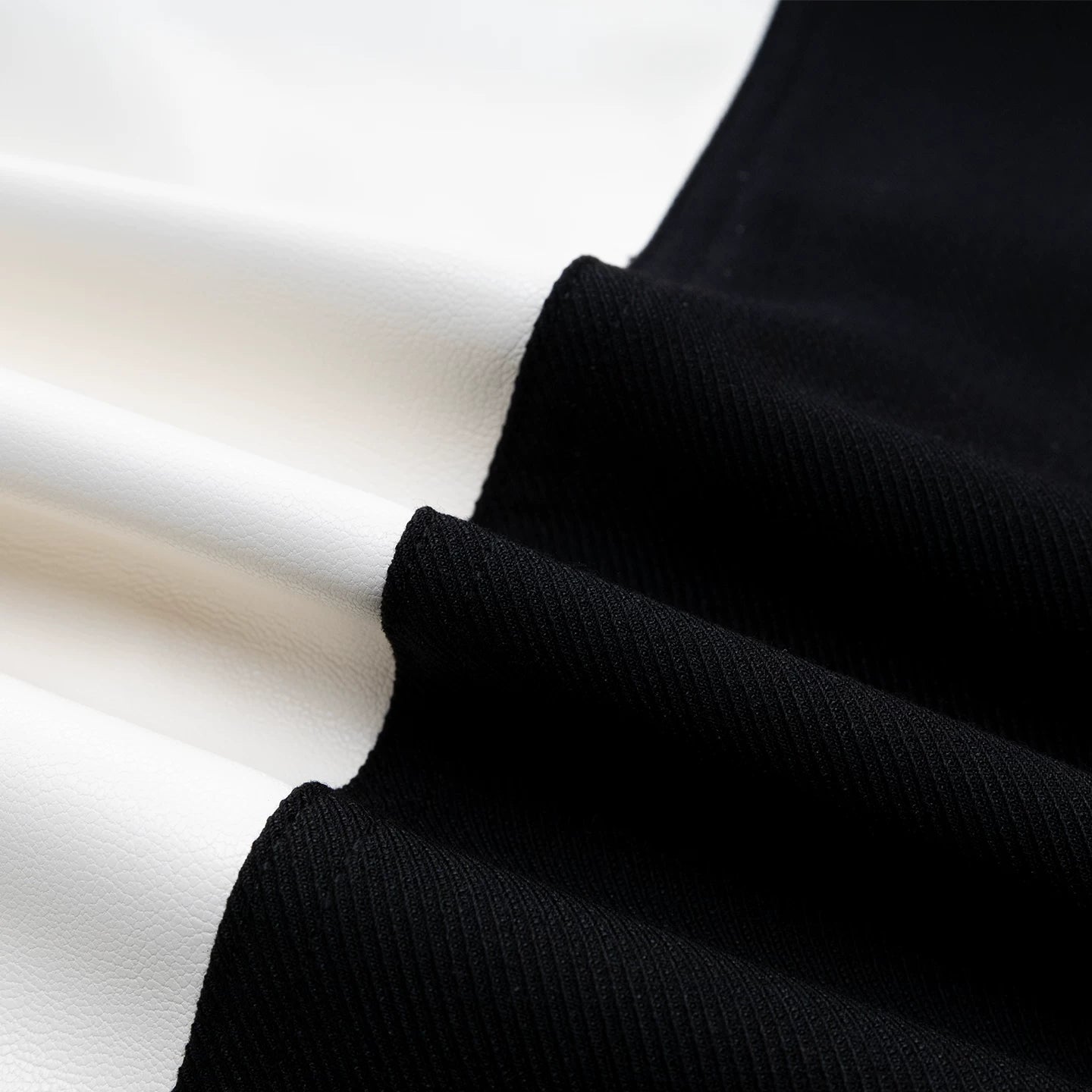 Lapargay Color-Block Short Jacket with Wide Notched Collar, Niche Deconstructivist Style Top L78101225C - Lapargay