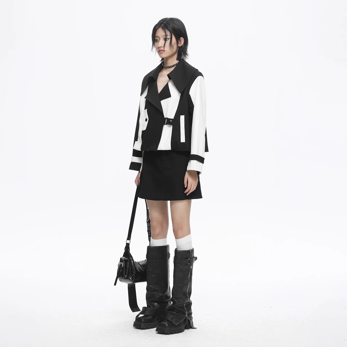 Lapargay Color-Block Short Jacket with Wide Notched Collar, Niche Deconstructivist Style Top L78101225C - Lapargay