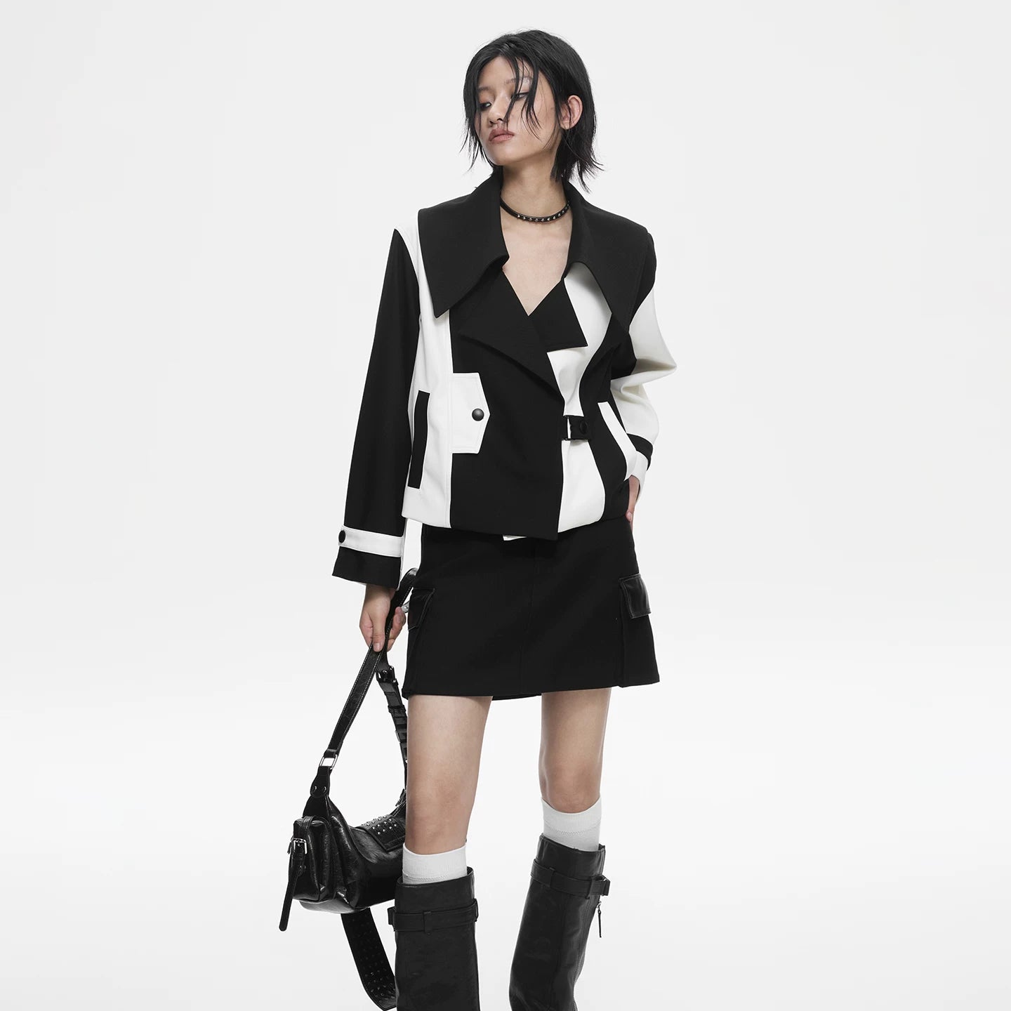 Lapargay Color-Block Short Jacket with Wide Notched Collar, Niche Deconstructivist Style Top L78101225C - Lapargay