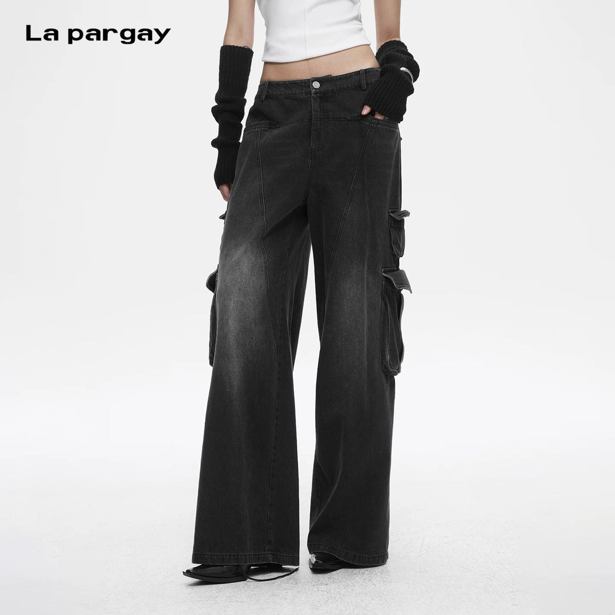 Lapargay Distressed Denim Casual Pants Stitched Line Design Multi-Pocket Cargo Pants L78202604V - Lapargay