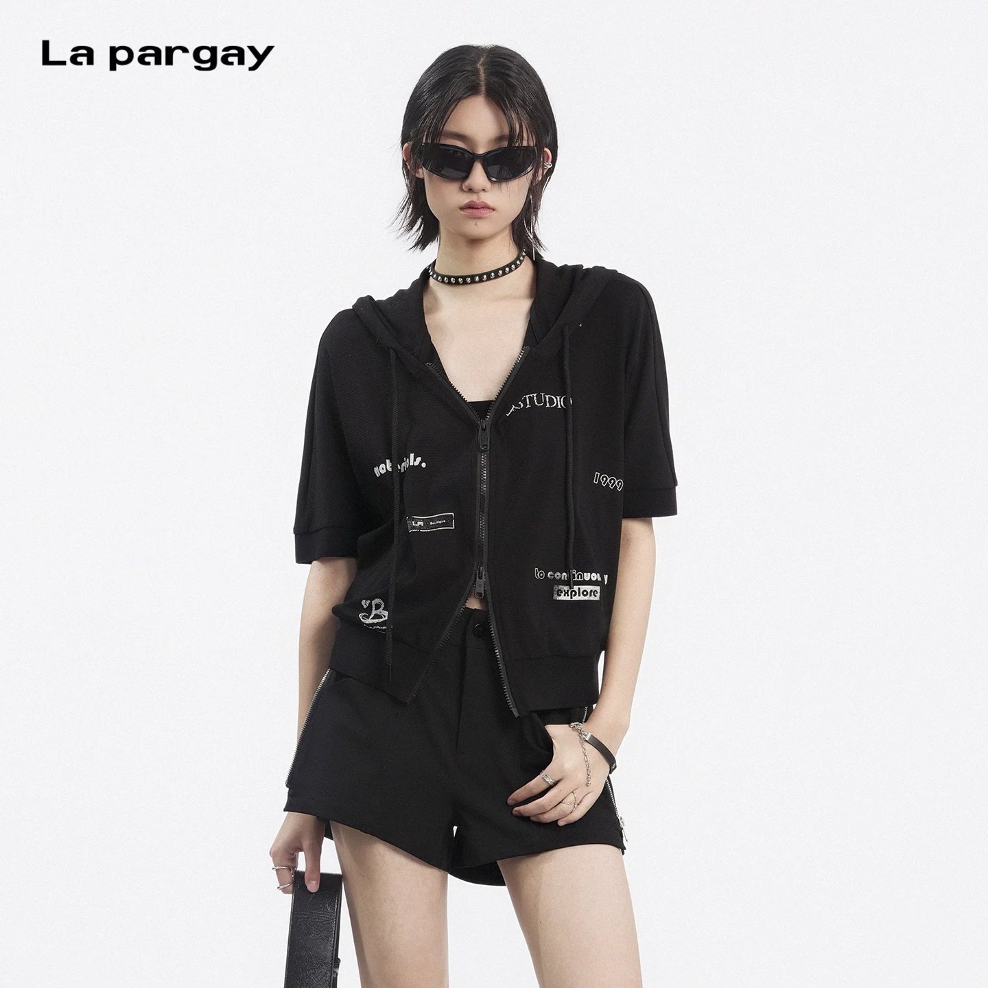 Lapargay Graffiti print hooded short jacket Ribbed hem Neat and clean L78201209S - Lapargay