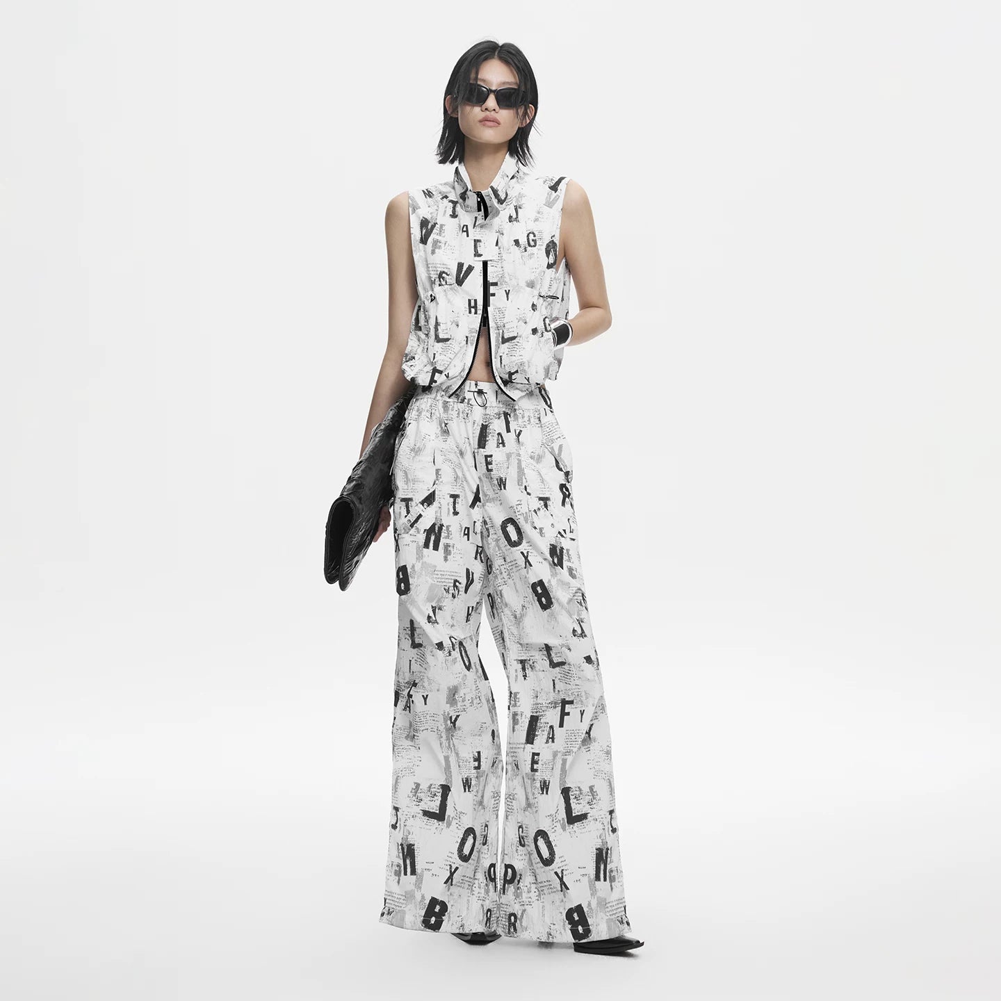 Lapargay high-street sleeveless vest with black-and-white full print and,zipper short jacket L78201409V - Lapargay