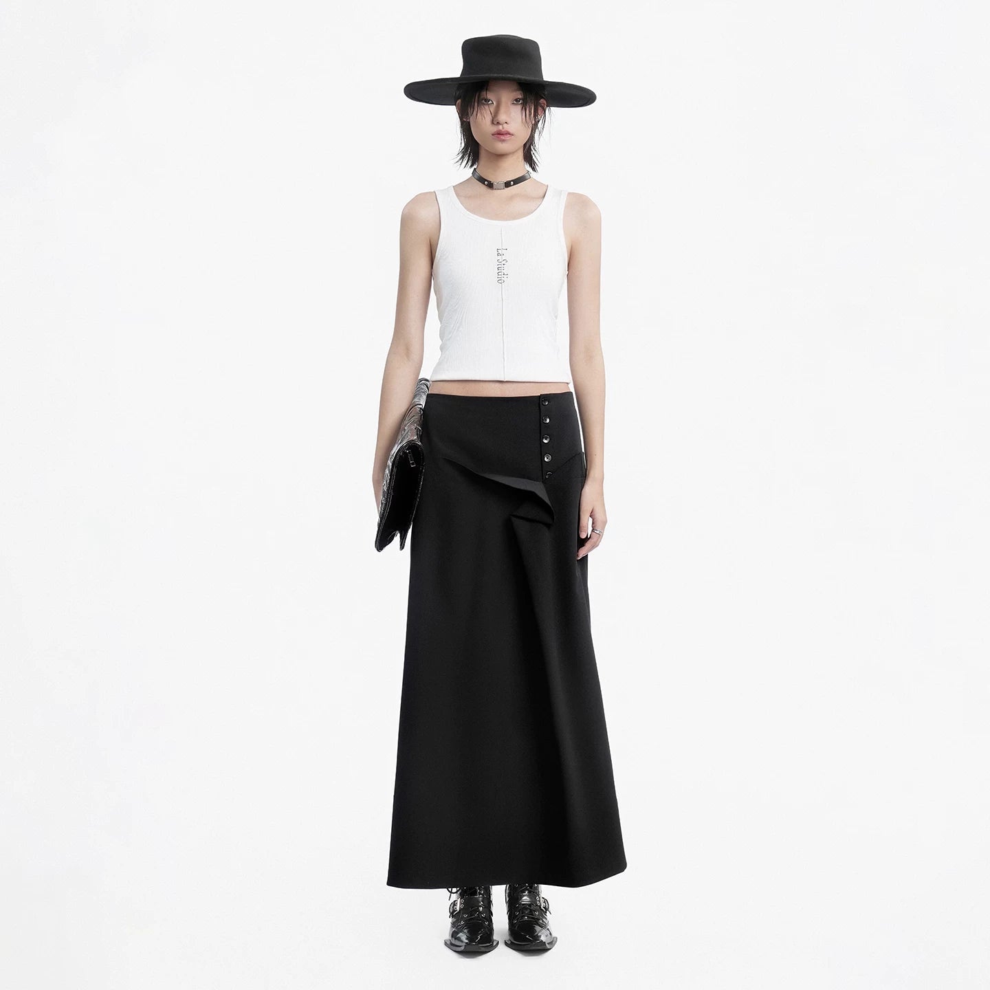 Lapargay light luxury long half skirt with side button decoration, suitable for multiple daily occasions L78209109V - Lapargay