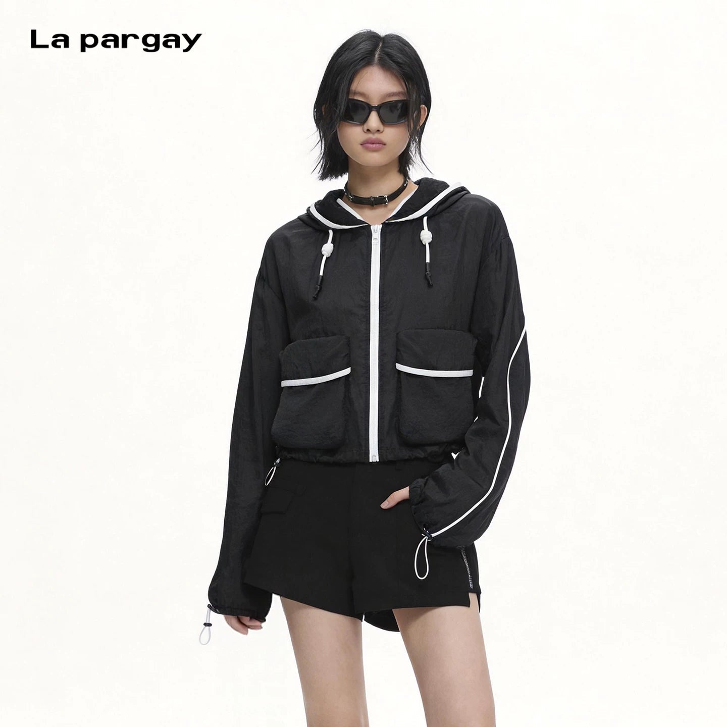 Lapargay short hooded jacket, lightweight and breathable, color-block details, multi-pocket design L75201202C - Lapargay